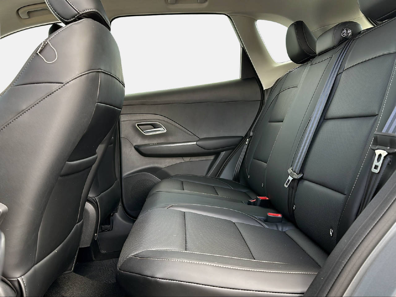 MG ZS 1.5 Hybrid+ Luxury-image-12