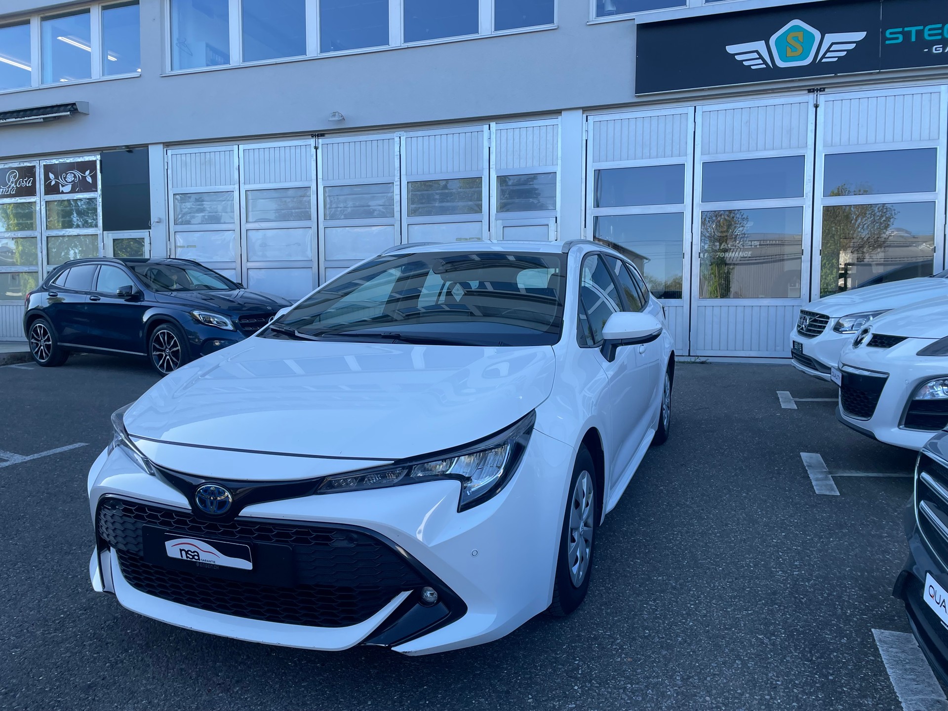 TOYOTA Corolla Touring Sports 1.8 HSD Active e-CVT-image-2