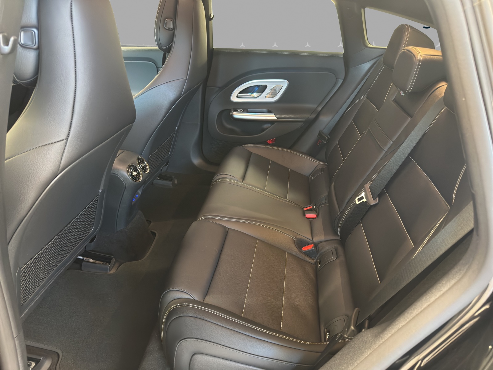 MERCEDES-BENZ CLA Shooting Brake 350 4Matic 85 kWh EQ-image-13