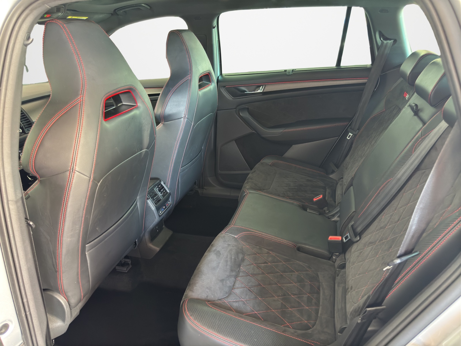 SKODA Kodiaq 2.0 Bi-TDI SCR RS 4x4 DSG-image-9