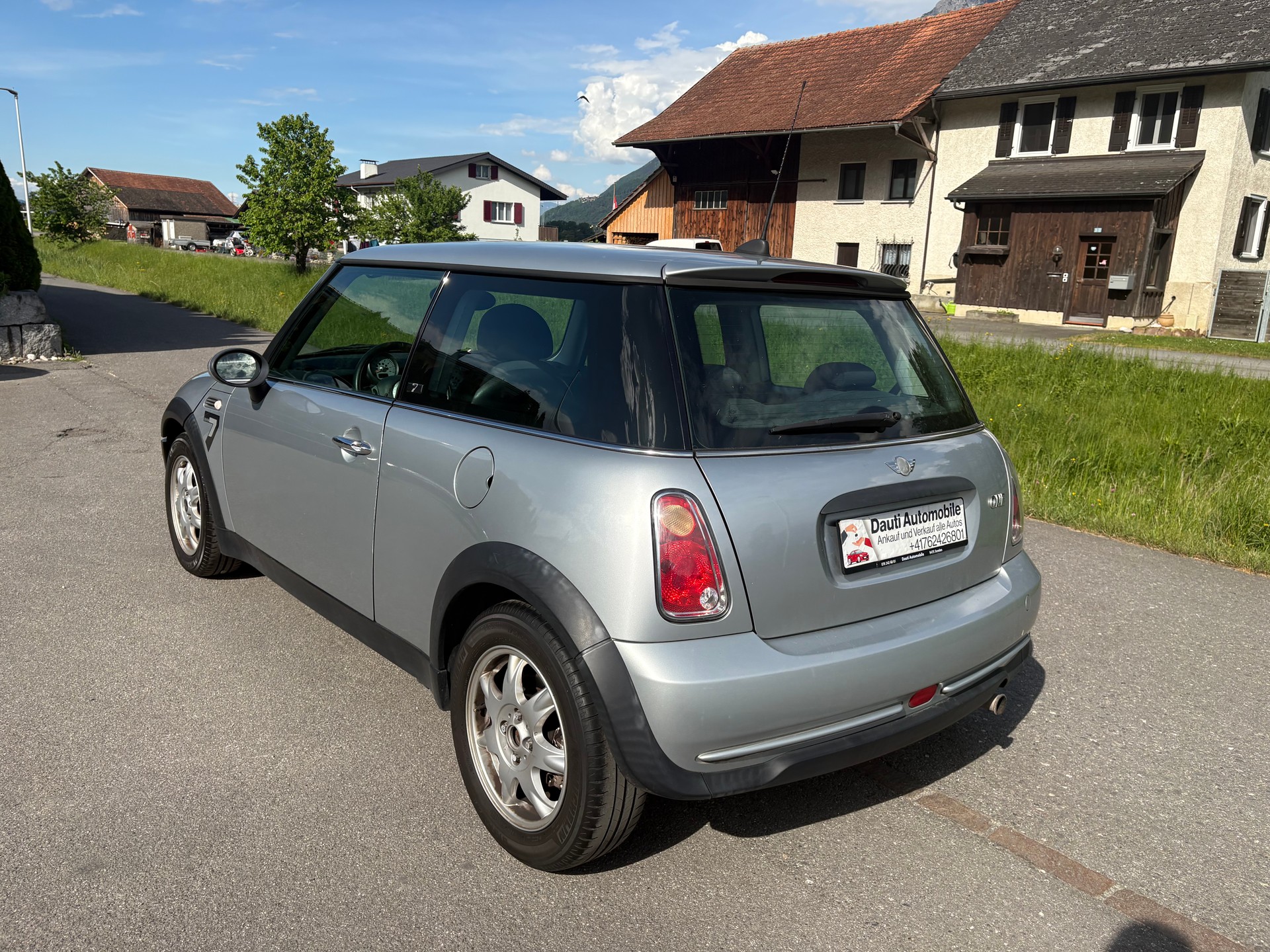 MINI One-image-2