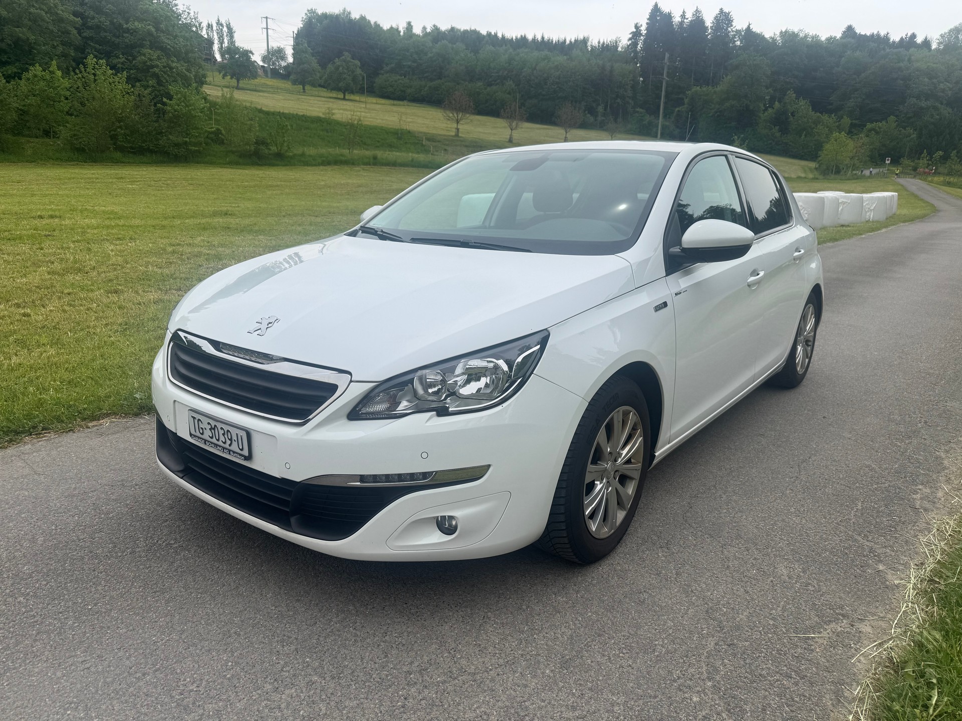 PEUGEOT 308 1.2 THP Active-image-0