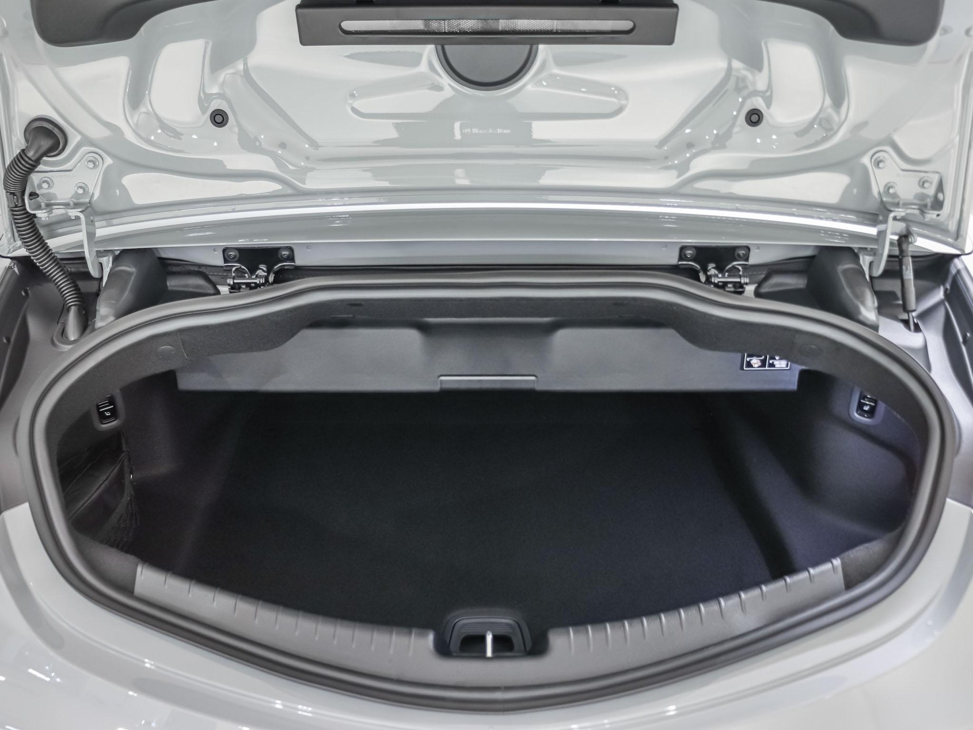 MERCEDES-BENZ CLE 53 AMG 4MATIC+ Cabriolet-image-12