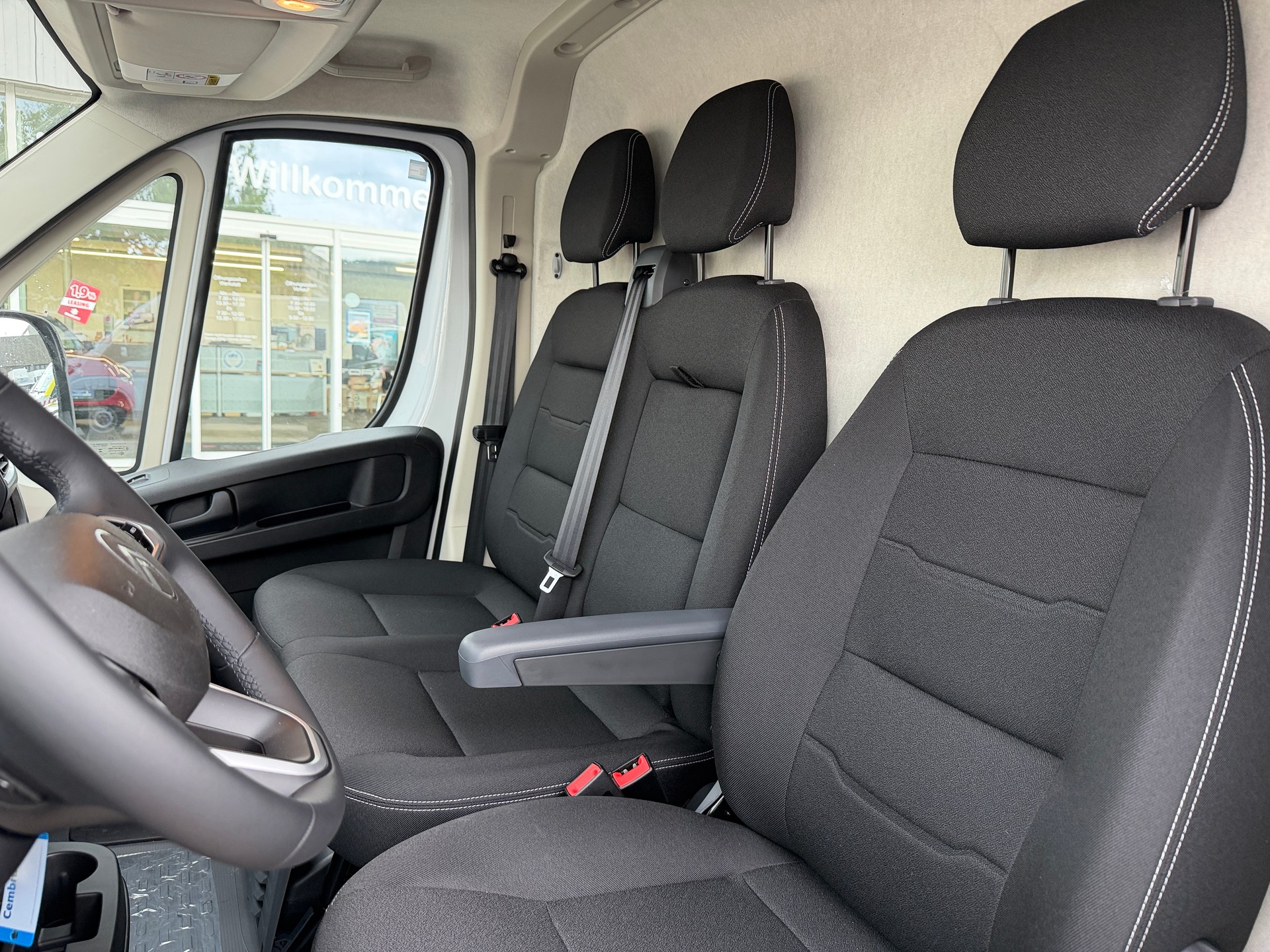 CITROEN Jumper 35 2.2 BlueHDi 140PS L3H2-image-9
