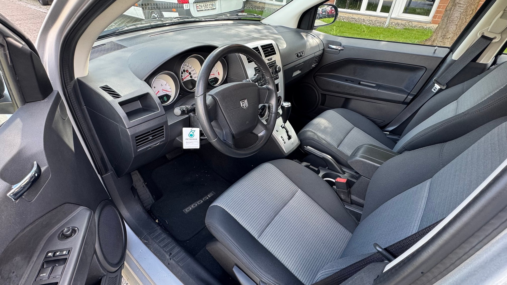DODGE Caliber 2.0 SXT CVT-image-5