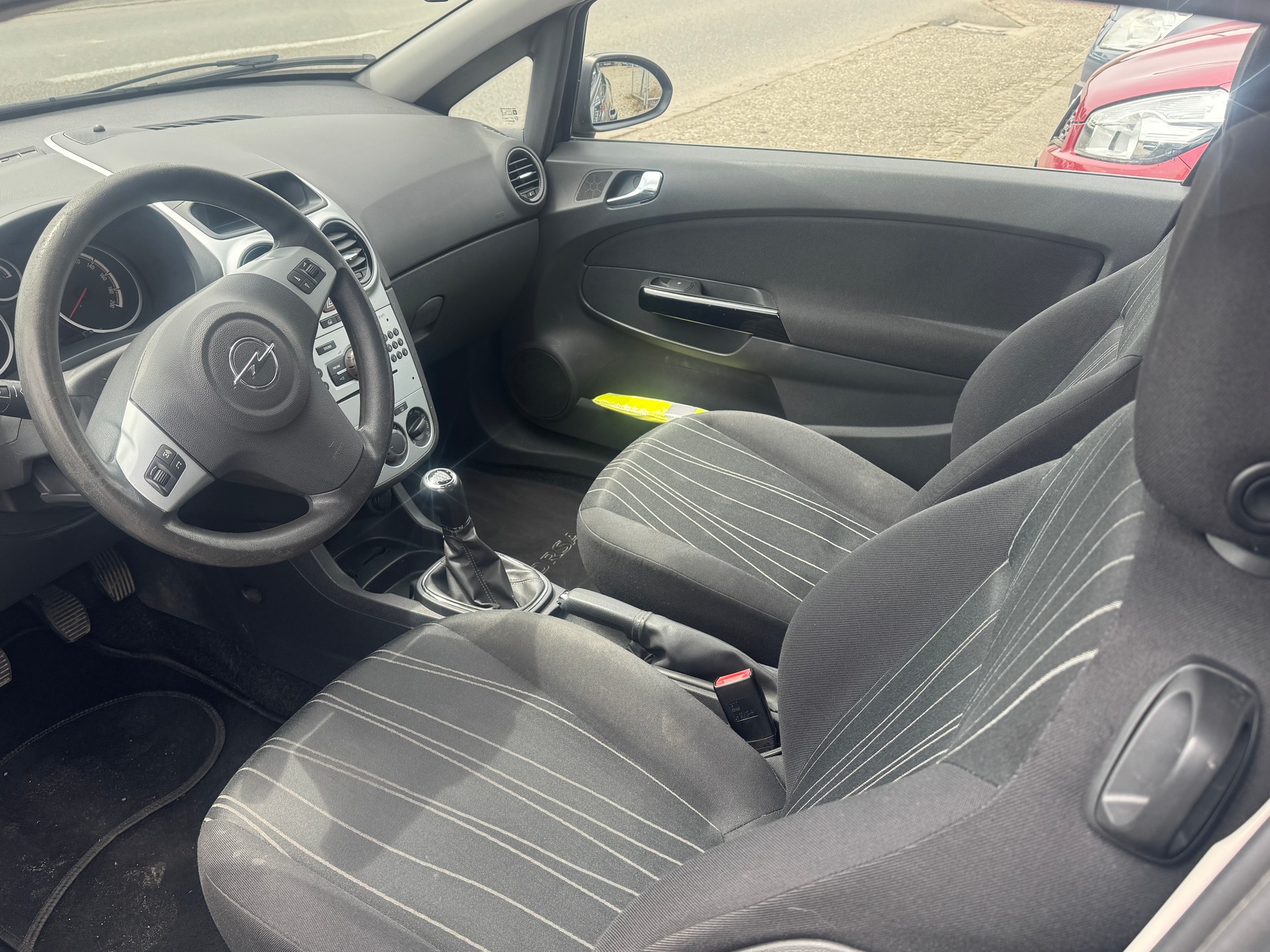 OPEL Corsa 1.4 TP Enjoy-image-7