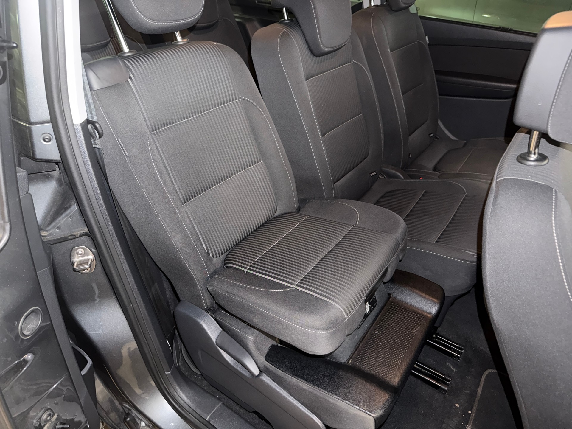 SEAT Alhambra 2.0 TDI Style Eco DSG-image-6