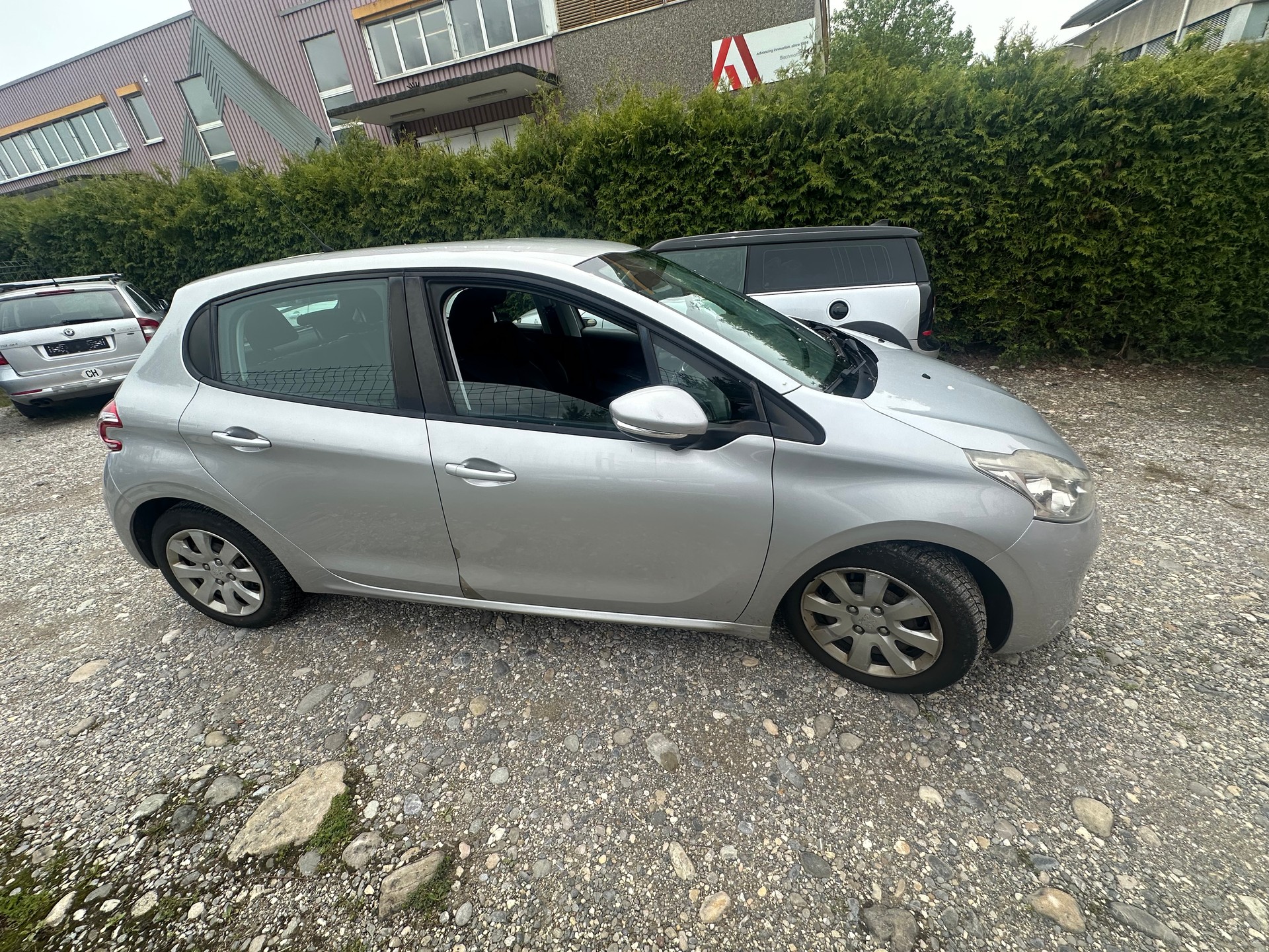 PEUGEOT 208 1.4 VTI Active-image-2