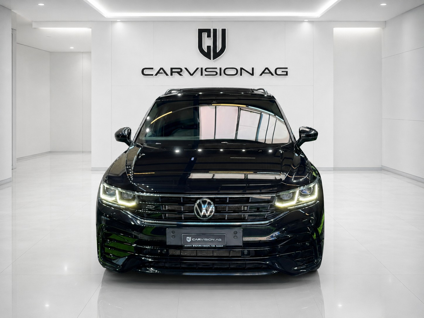 VW Tiguan 2.0 TDI SCR R-Line 4Motion DSG * Black Style * Panorama * IQ-Light *-image-1