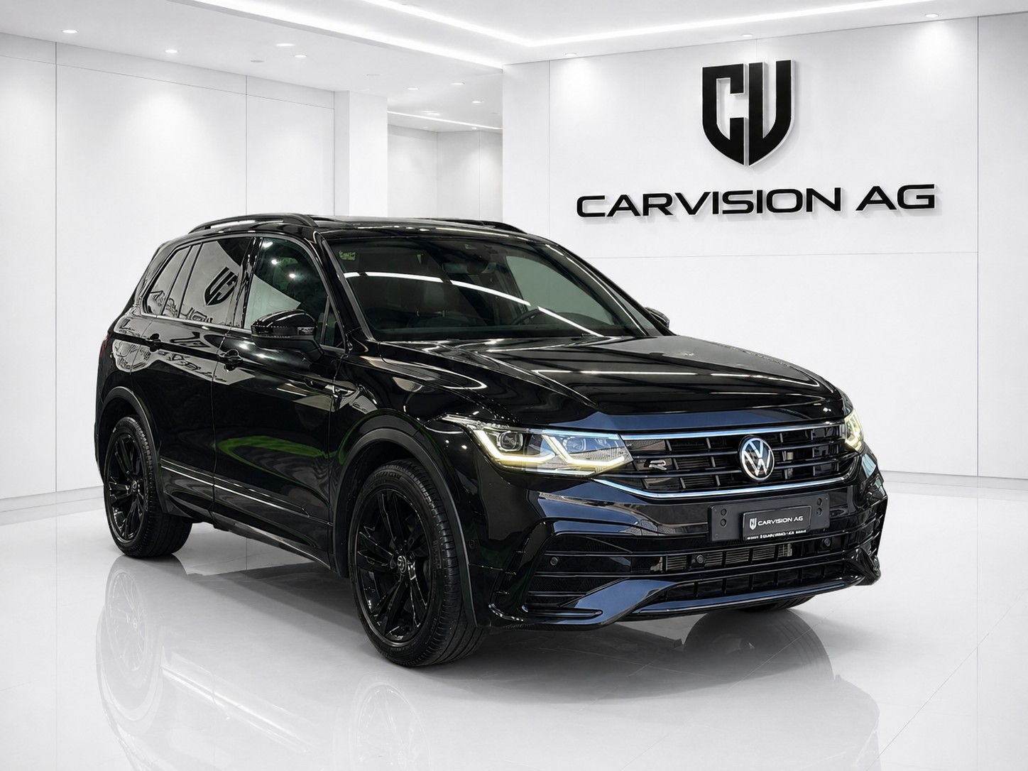 VW Tiguan 2.0 TDI SCR R-Line 4Motion DSG * Black Style * Panorama * IQ-Light *-image-2