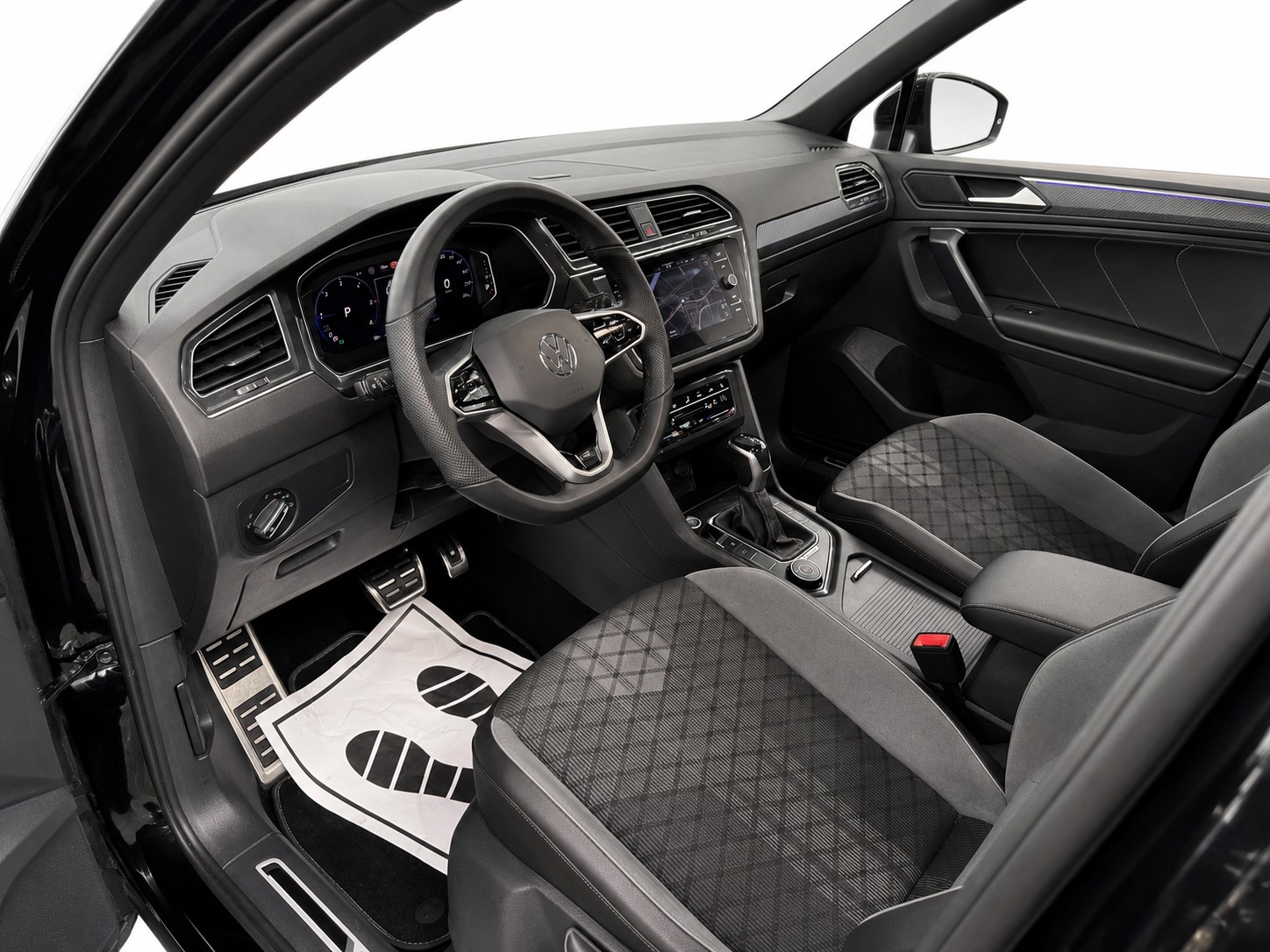 VW Tiguan 2.0 TDI SCR R-Line 4Motion DSG * Black Style * Panorama * IQ-Light *-image-8