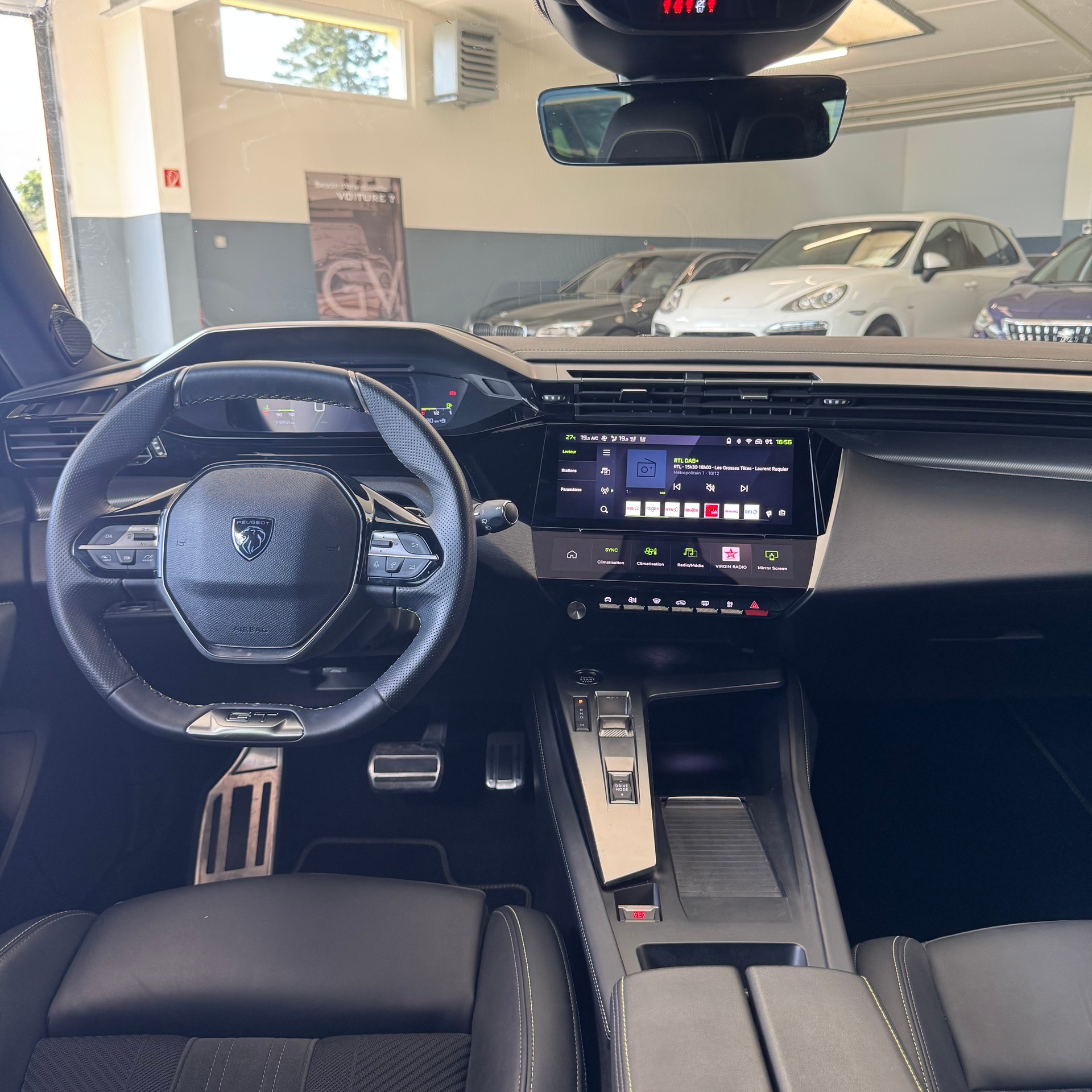 PEUGEOT 308 1.5 BlueHDI GT EAT8-image-9