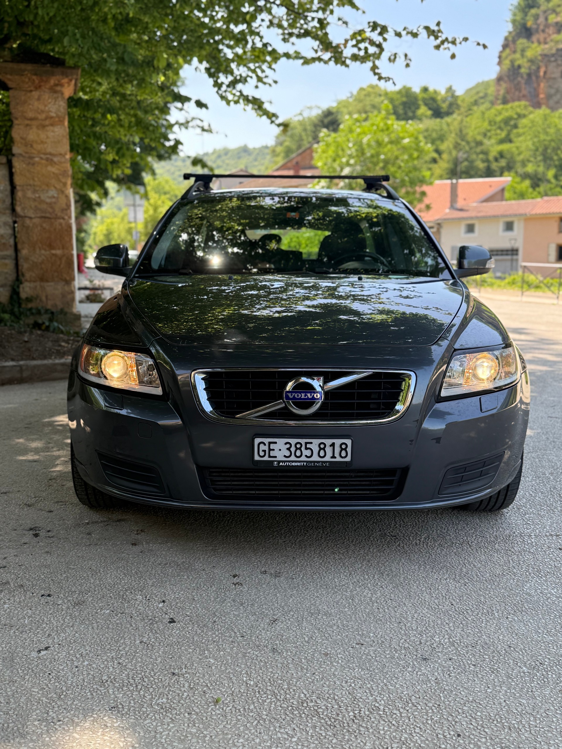 VOLVO 2.0 D3 Kinetic-image-2