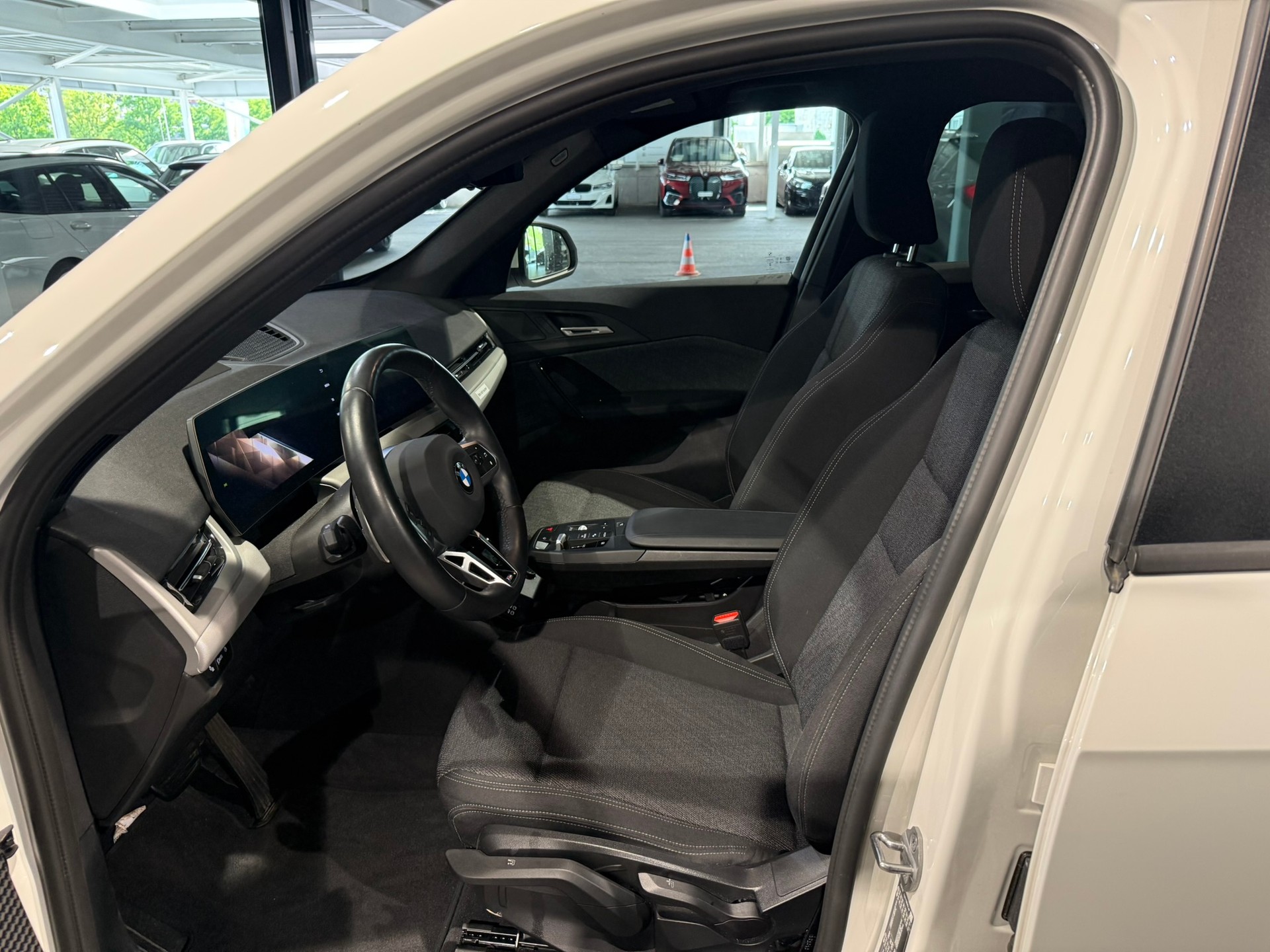BMW X1 sDrive 18i-image-9