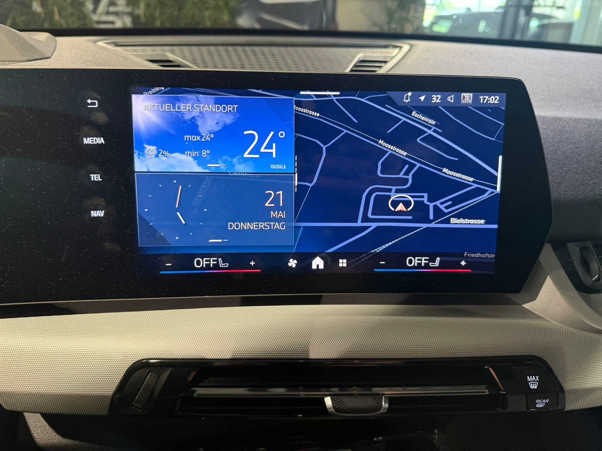 BMW X1 sDrive 18i-image-19