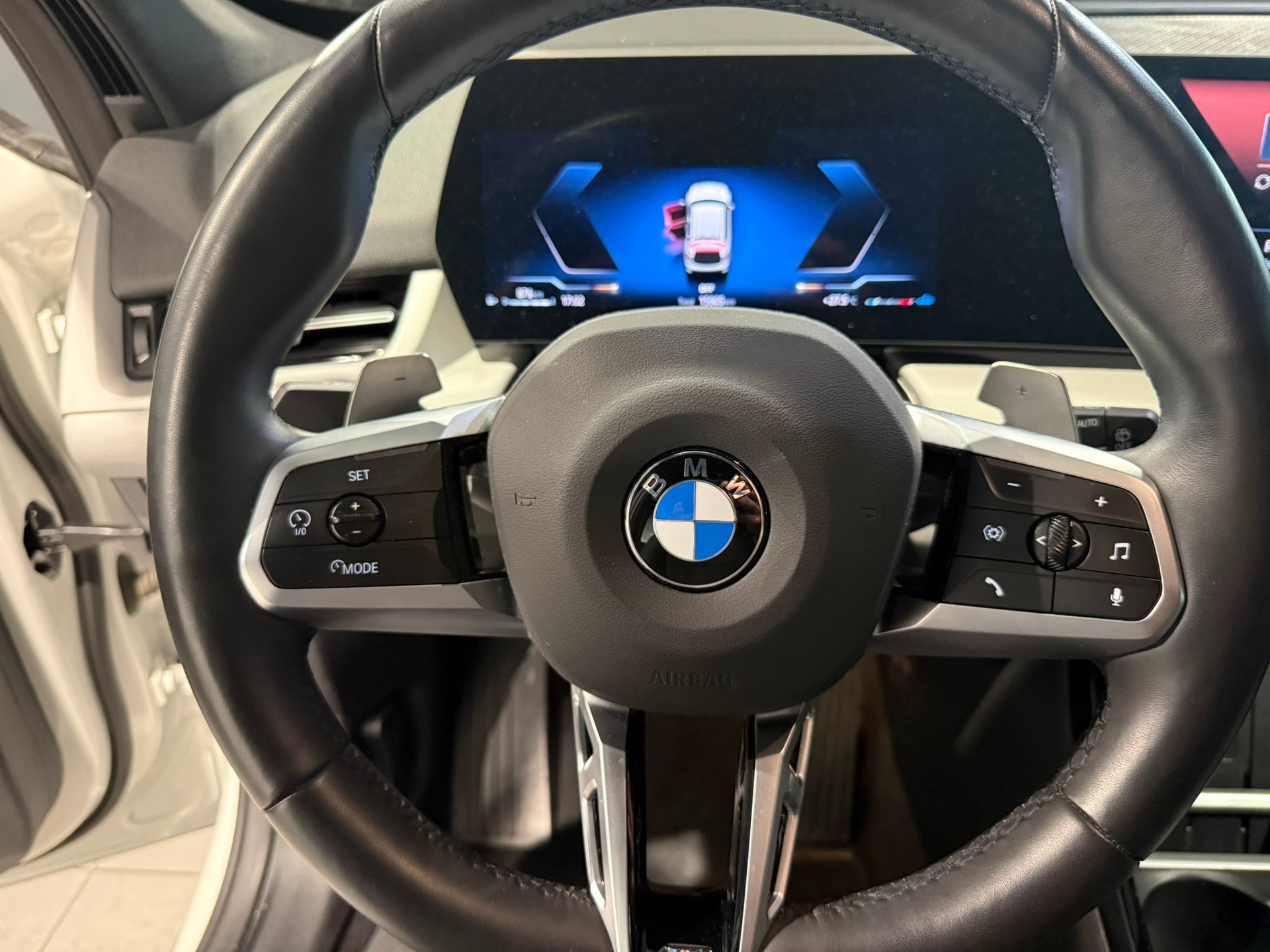 BMW X1 sDrive 18i-image-17