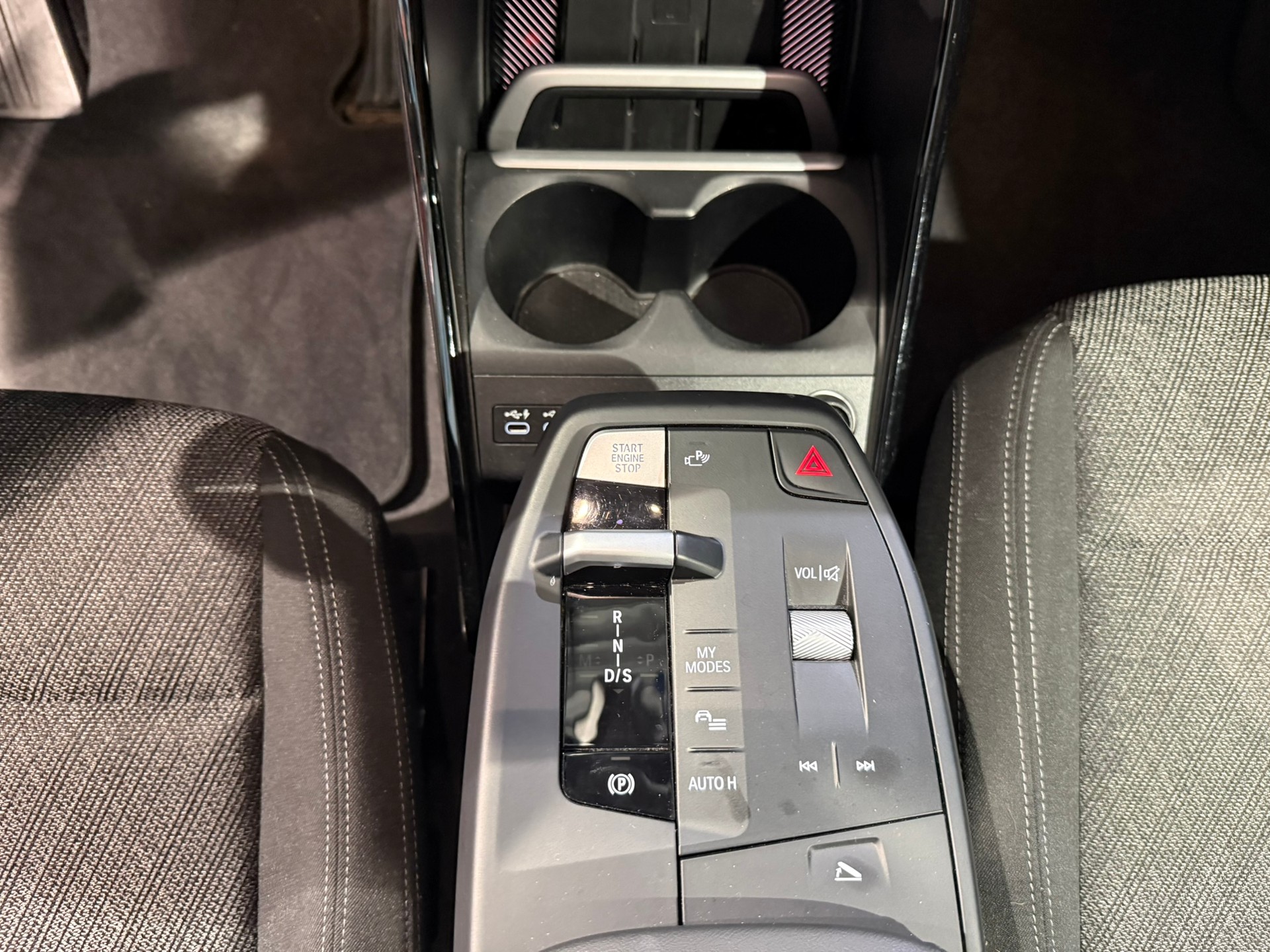 BMW X1 sDrive 18i-image-18