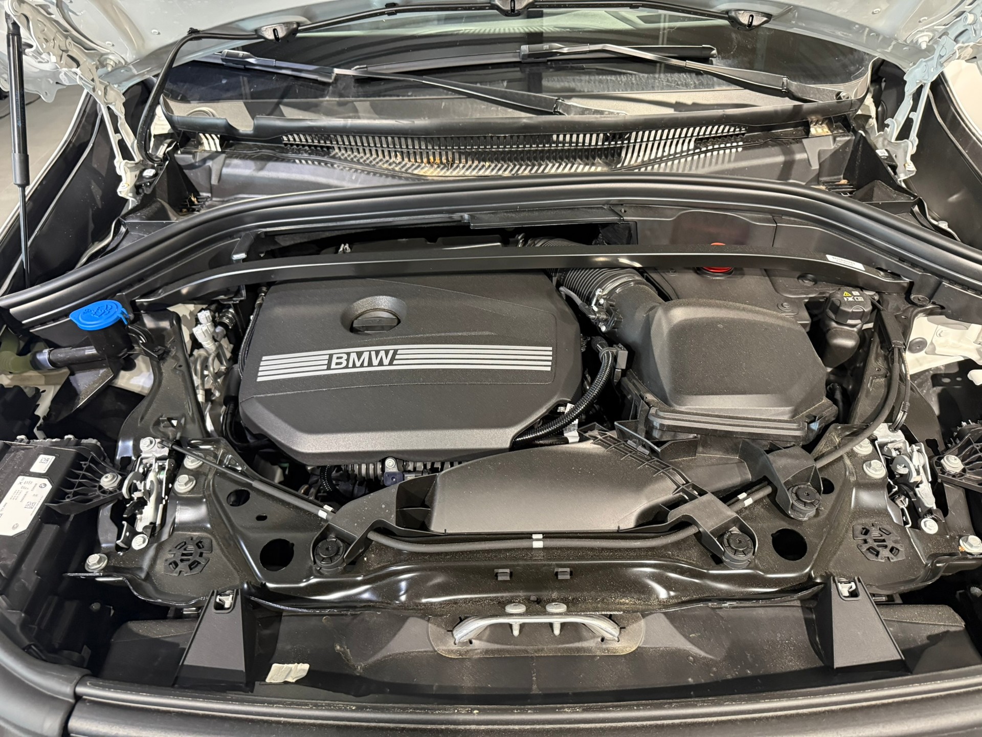BMW X1 sDrive 18i-image-23