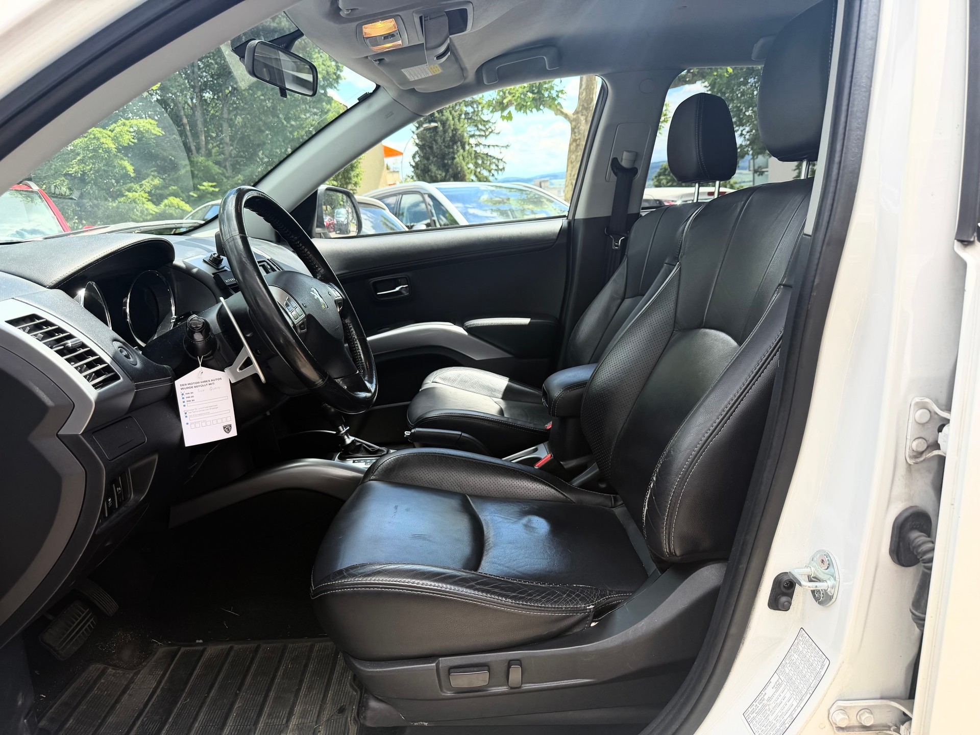 PEUGEOT 4007 2.2 HDi Platinum Edition-image-11