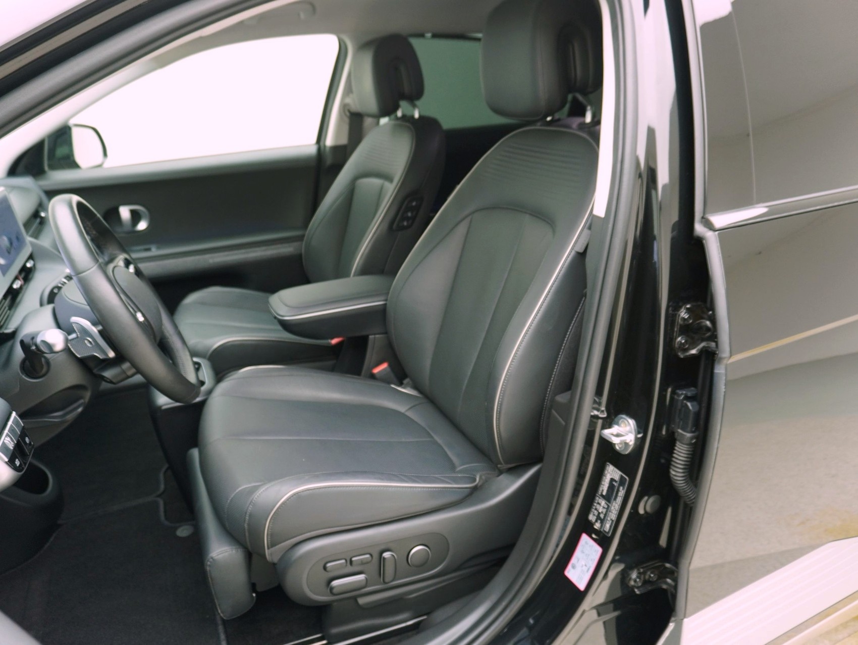 HYUNDAI Ioniq 5 Premium 77kWh 4WD-image-7