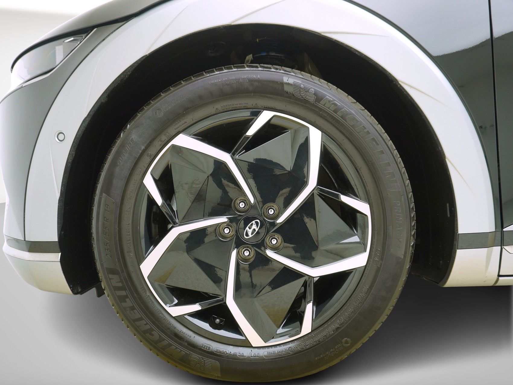 HYUNDAI Ioniq 5 Premium 77kWh 4WD-image-6
