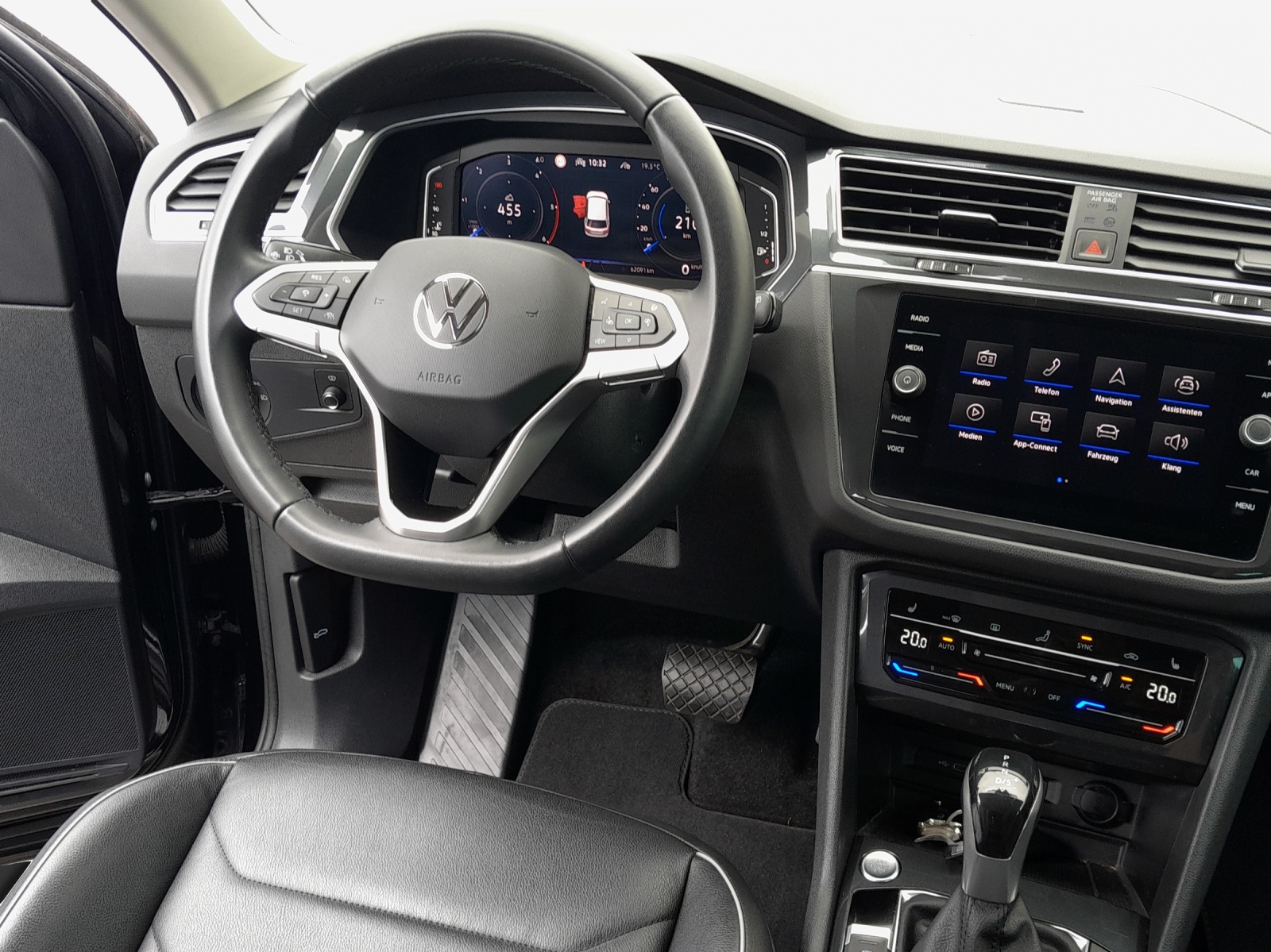 VW Tiguan 2.0 TDI SCR Elegance 4Motion DSG-image-8