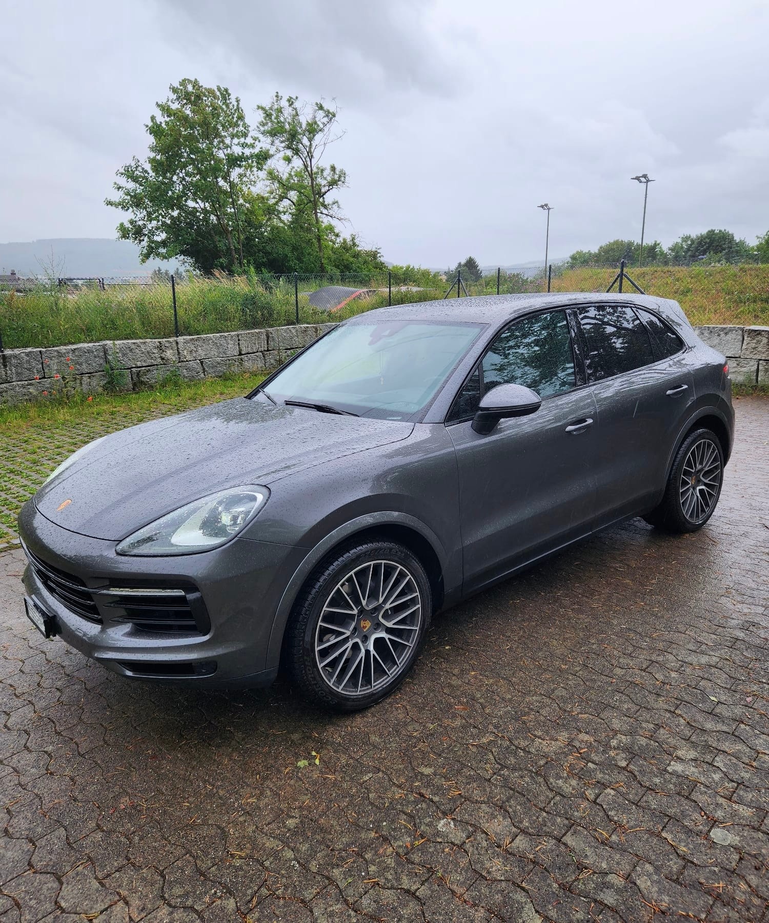 PORSCHE CAYENNE-image-0