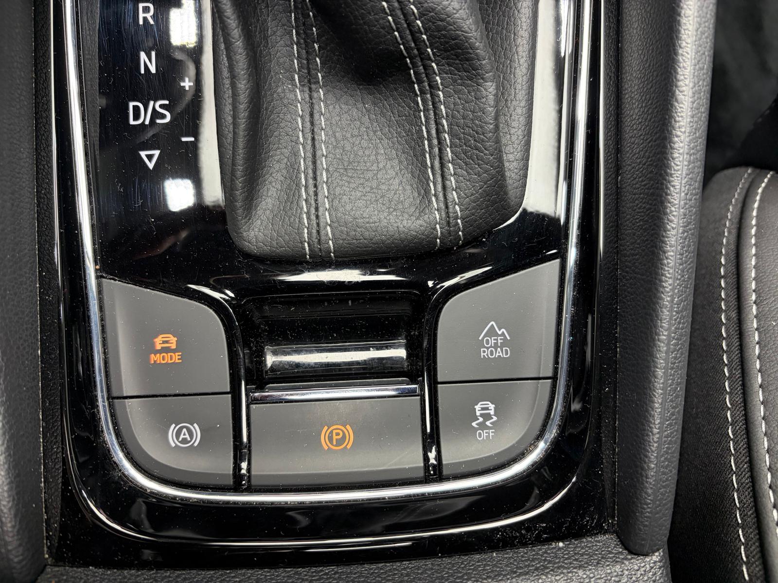 SKODA Kodiaq 2.0 TSI 4x4 SportLine - Toit ouvrant-image-25