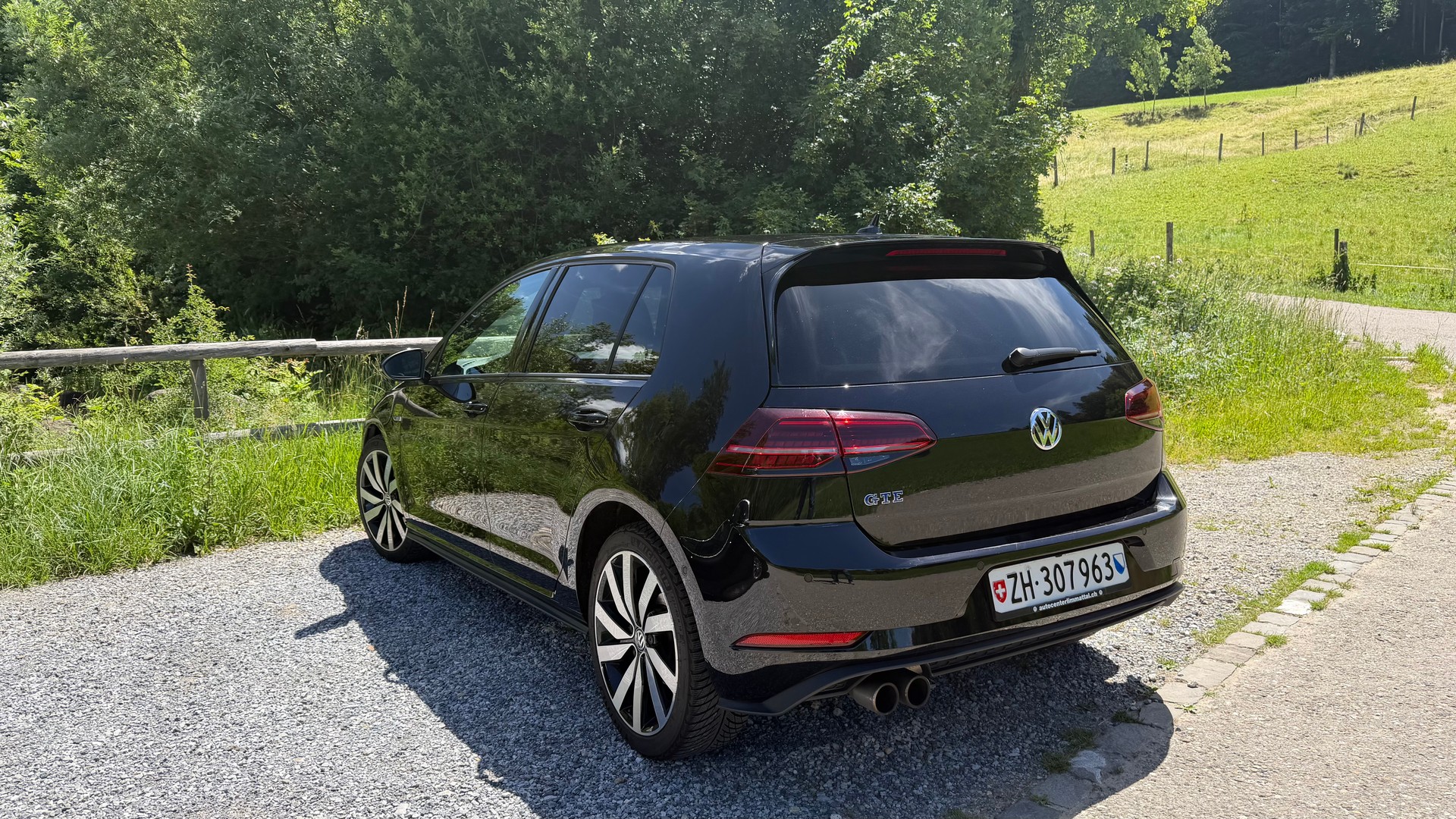 VW 1.4 TSI Plug-In-Hybrid GTE DSG-image-1