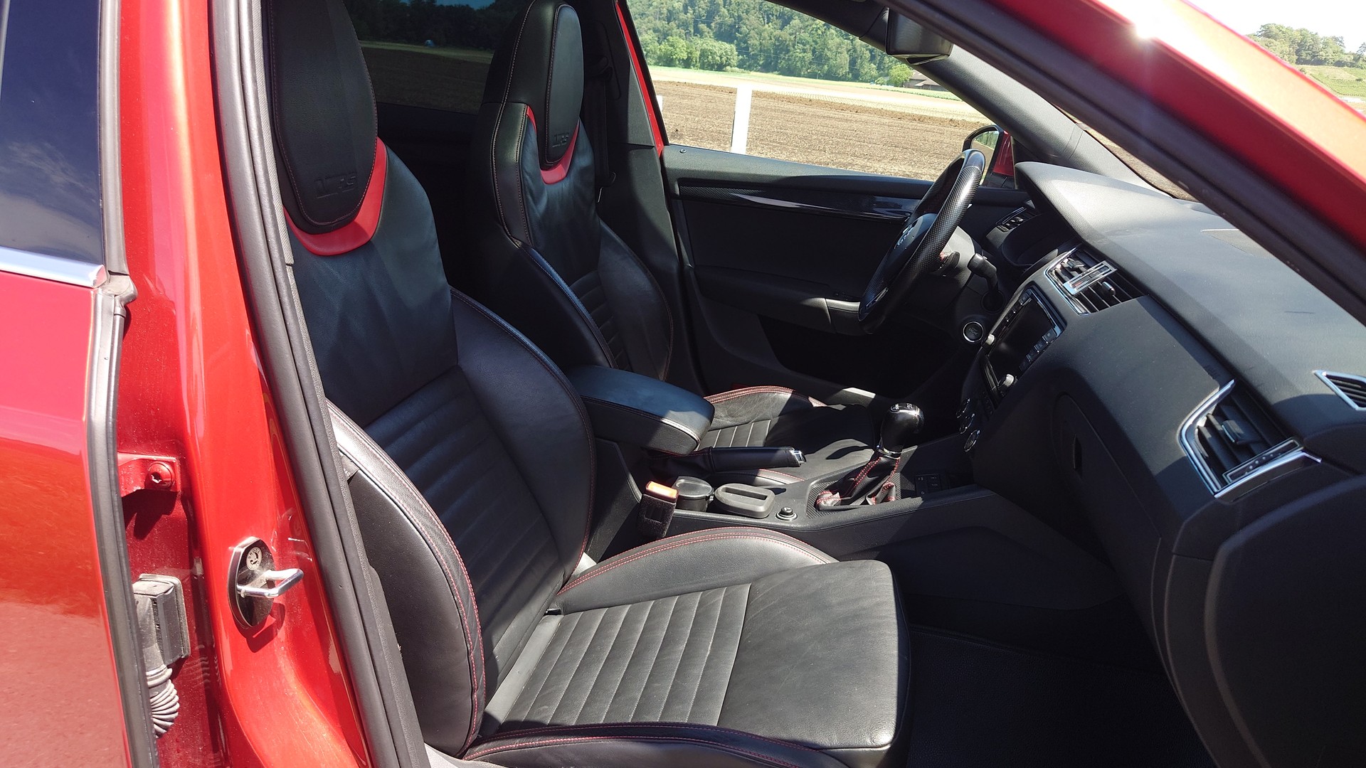 SKODA Octavia Combi 2.0 TSI RS DSG-image-11