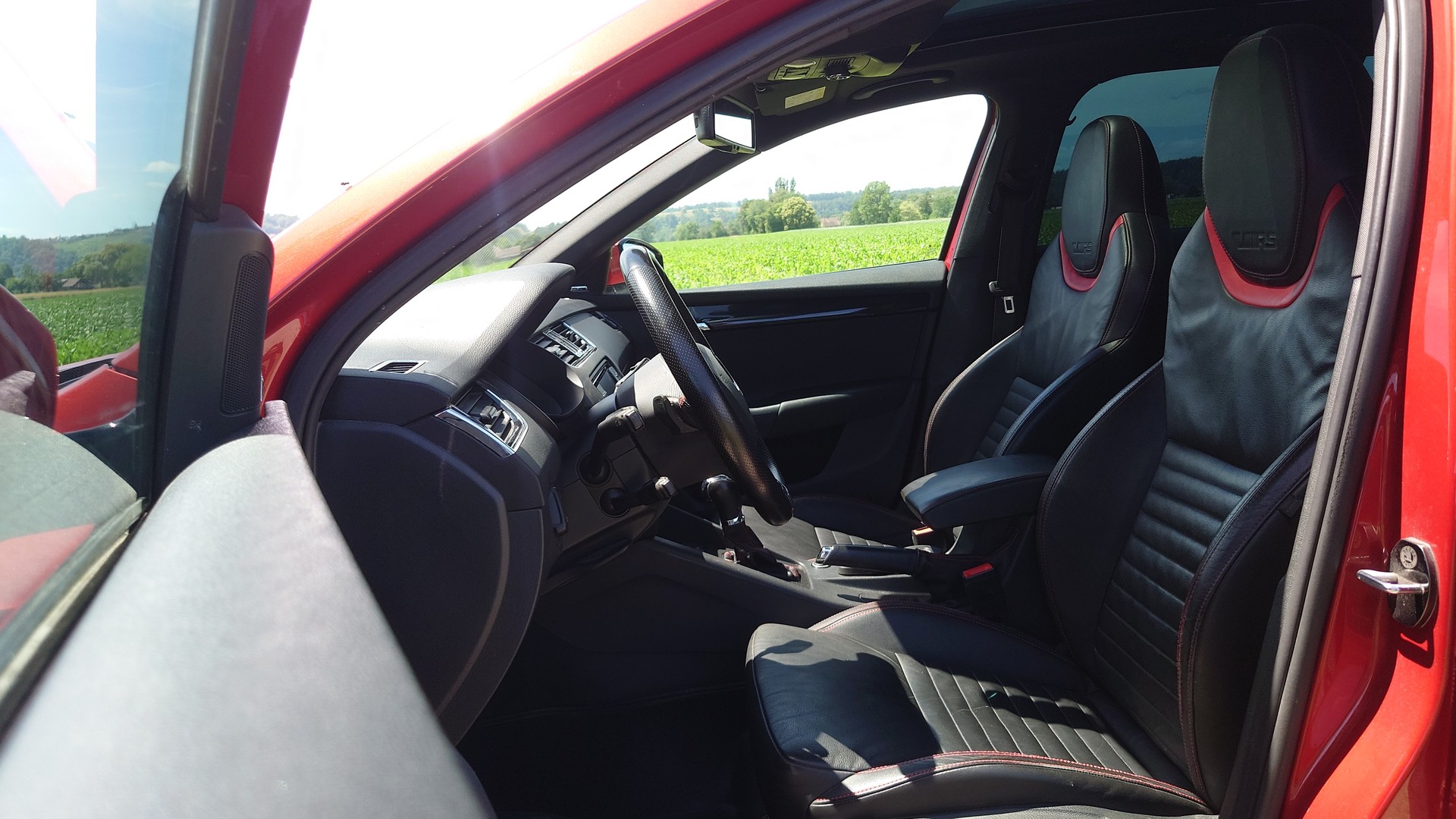 SKODA Octavia Combi 2.0 TSI RS DSG-image-12