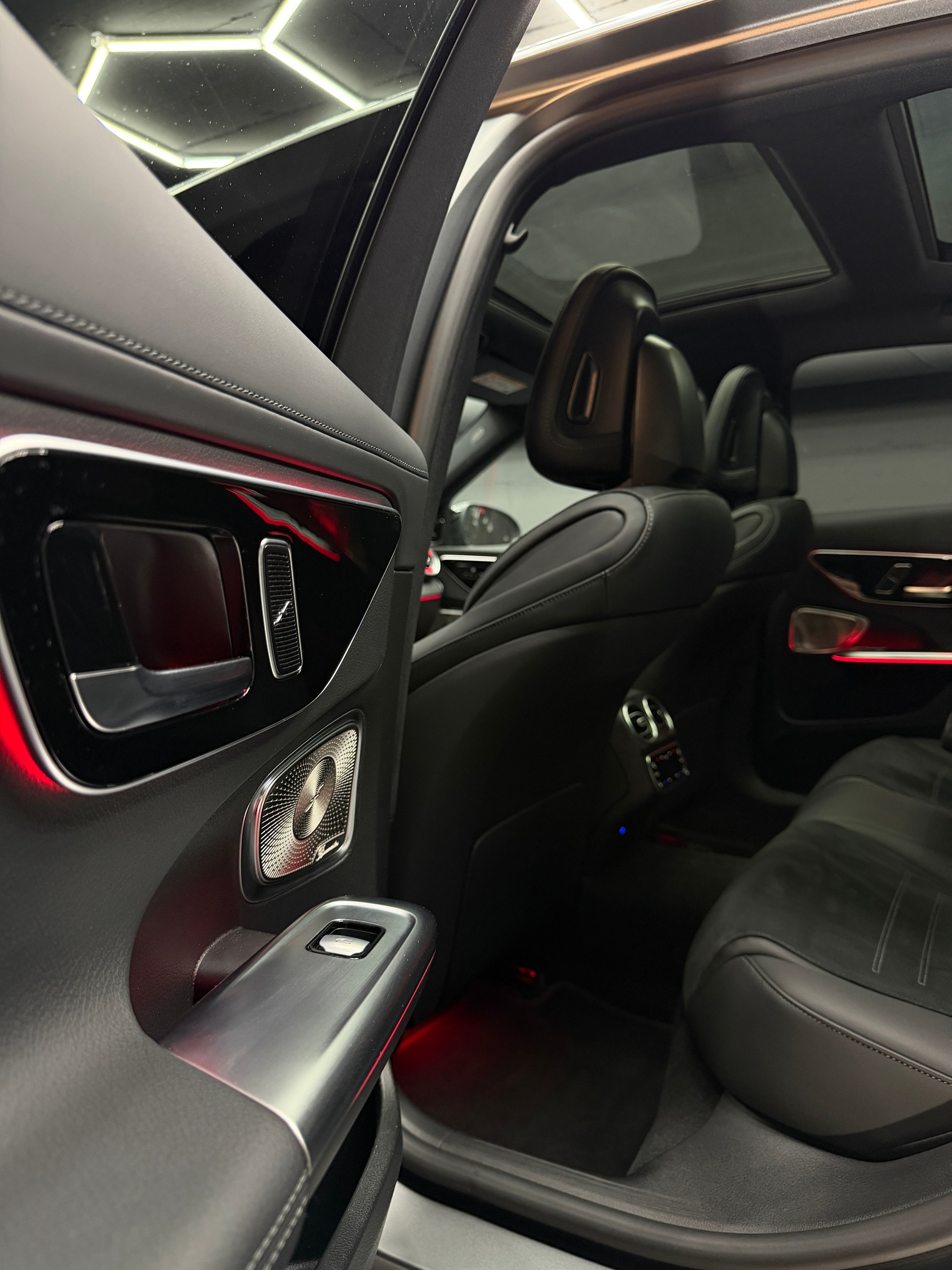 MERCEDES-BENZ C 220 d 4Matic AMG Line-image-8