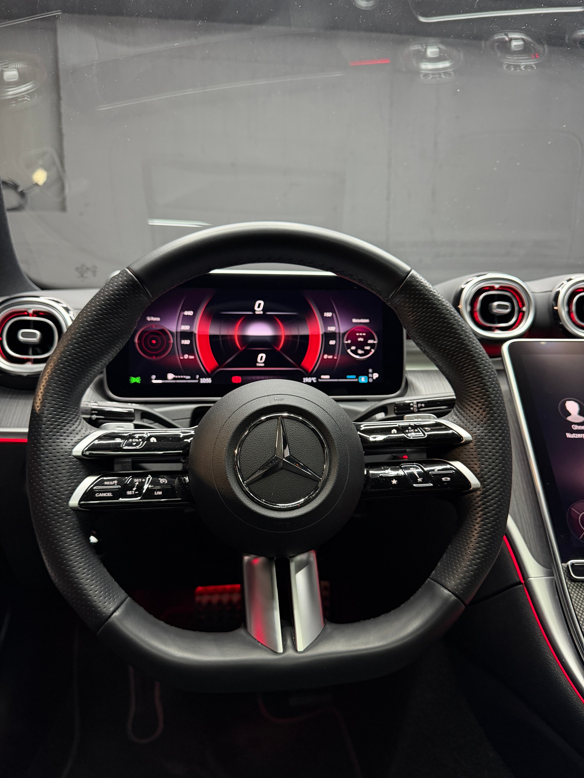 MERCEDES-BENZ C 220 d 4Matic AMG Line-image-5