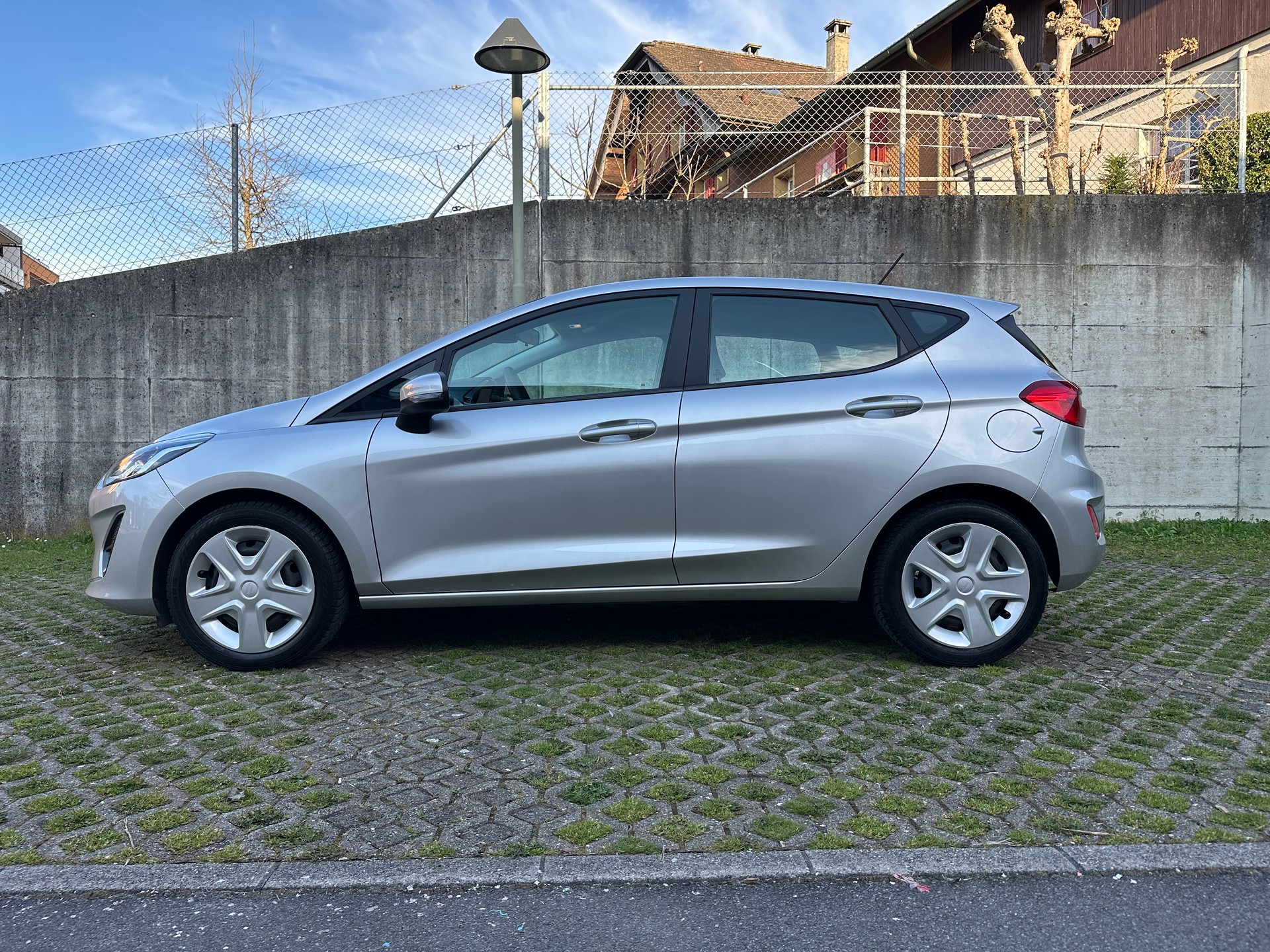 FORD FIESTA-image-1