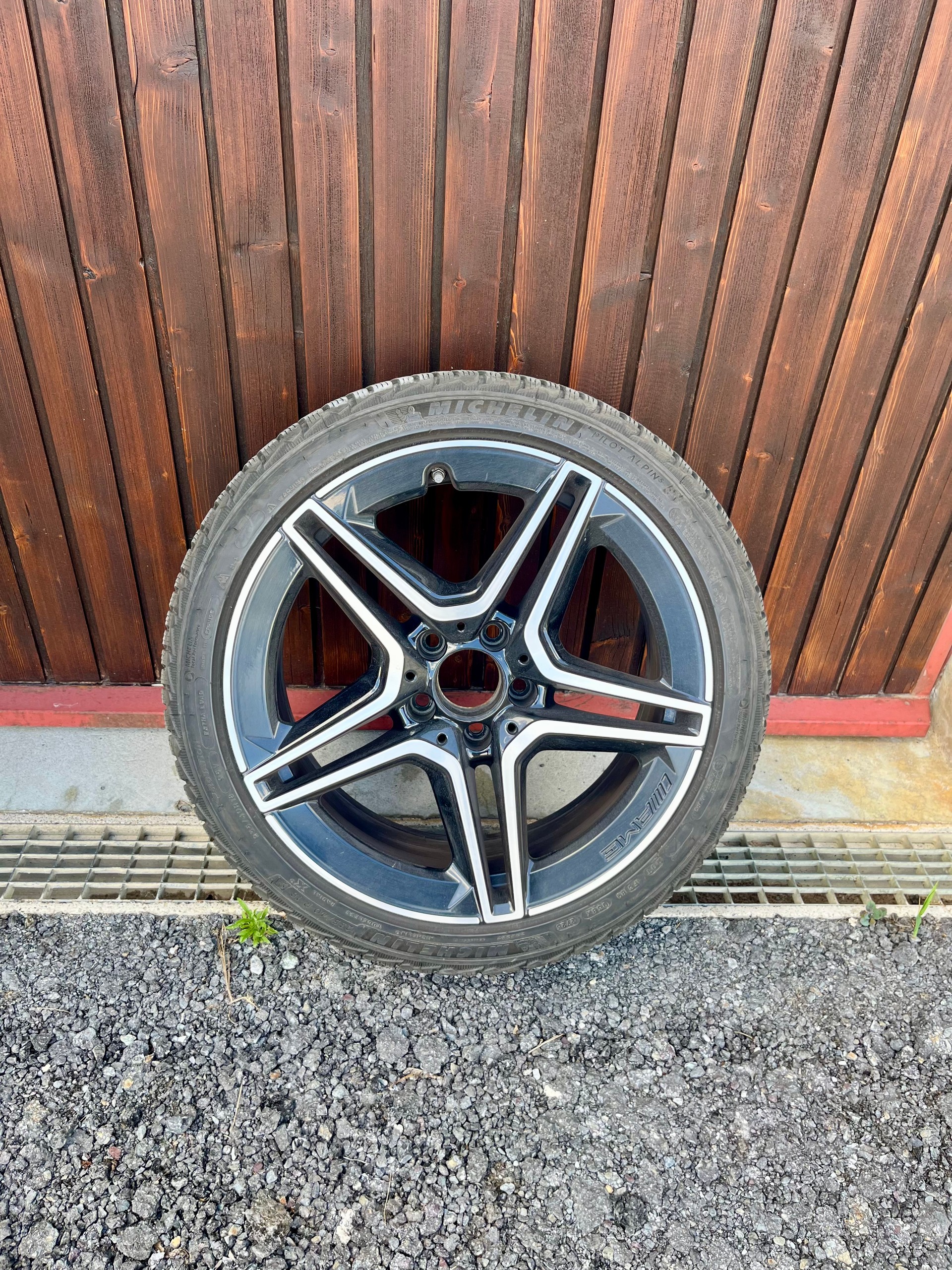 MERCEDES-BENZ A 35 AMG 4matic-image-5