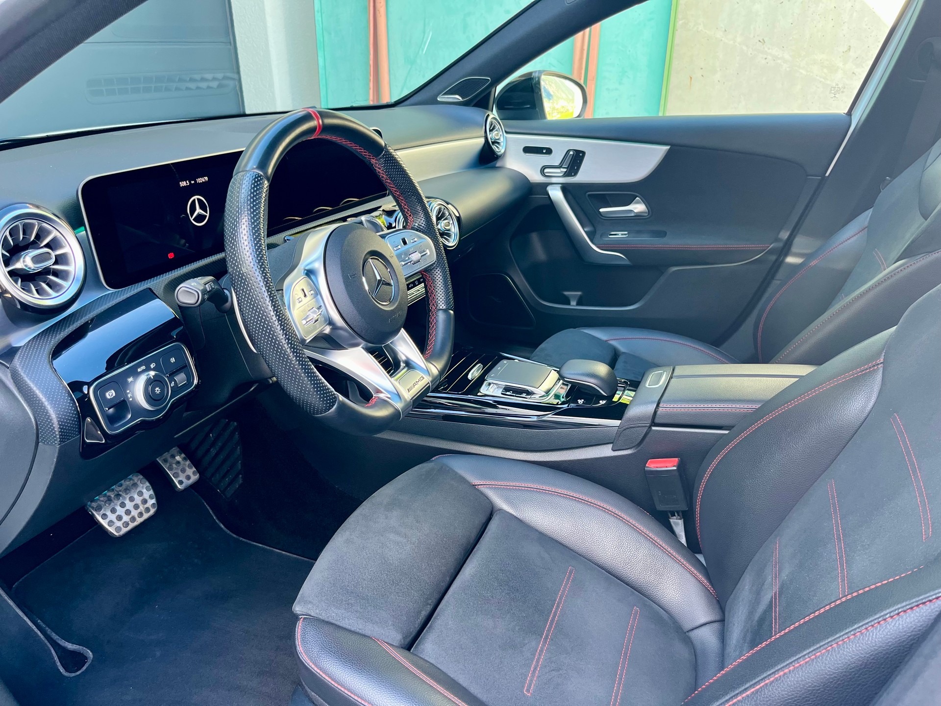 MERCEDES-BENZ A 35 AMG 4matic-image-4