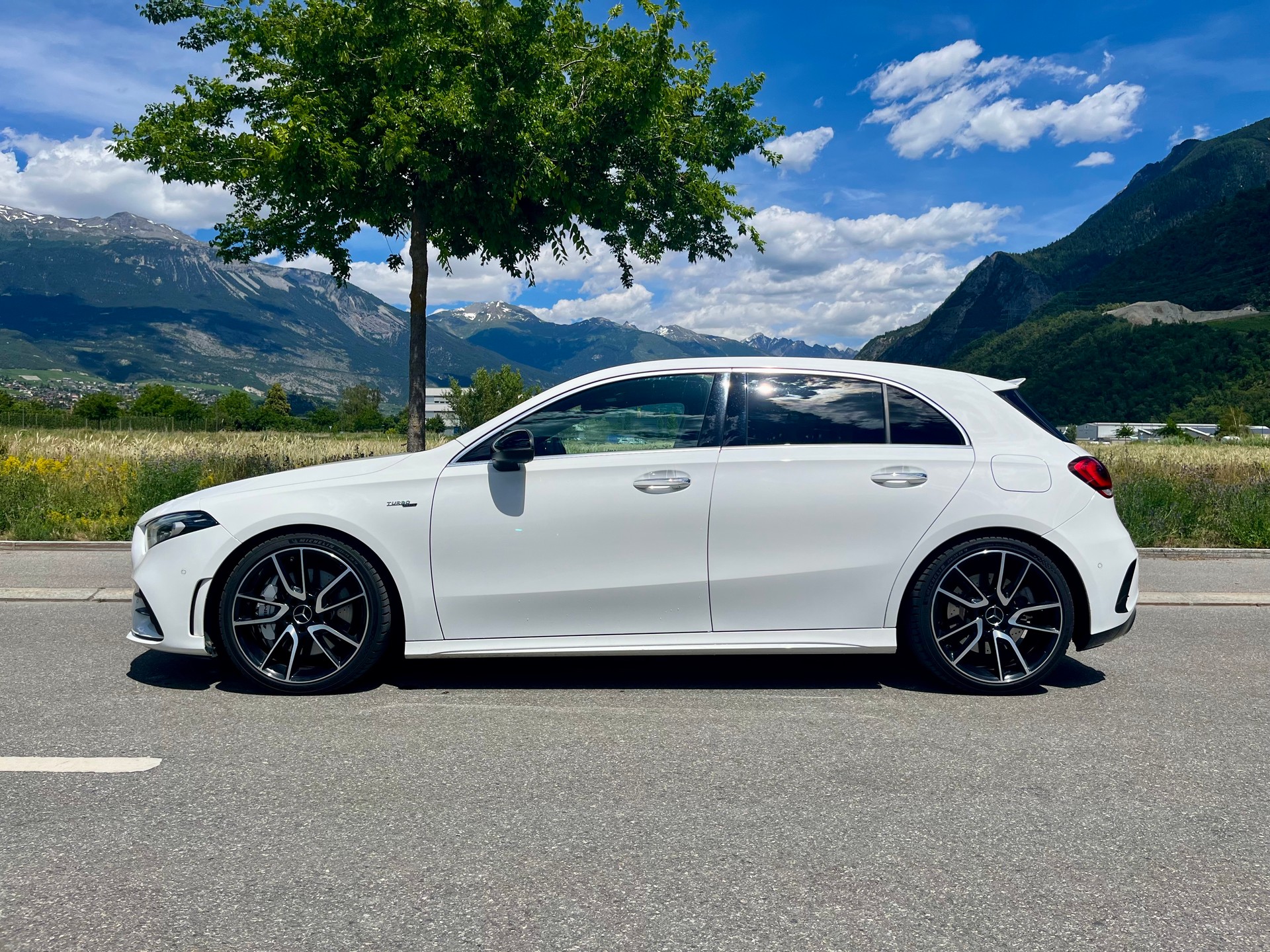 MERCEDES-BENZ A 35 AMG 4matic-image-1