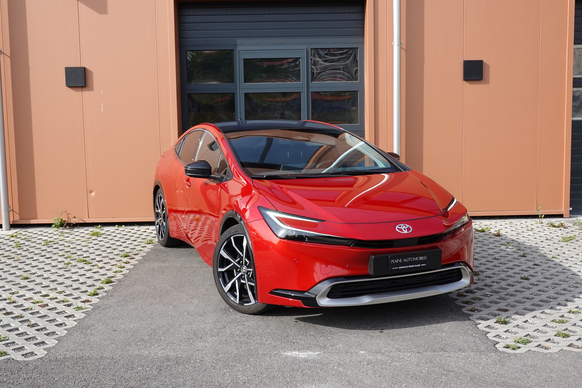 TOYOTA Prius 2,0 VVT-i Plug-in Hybrid Premium "* 2 Jeux de roues * Toit solaire * Caméra 360 * Sièges ventilés/chauffants *-image-0