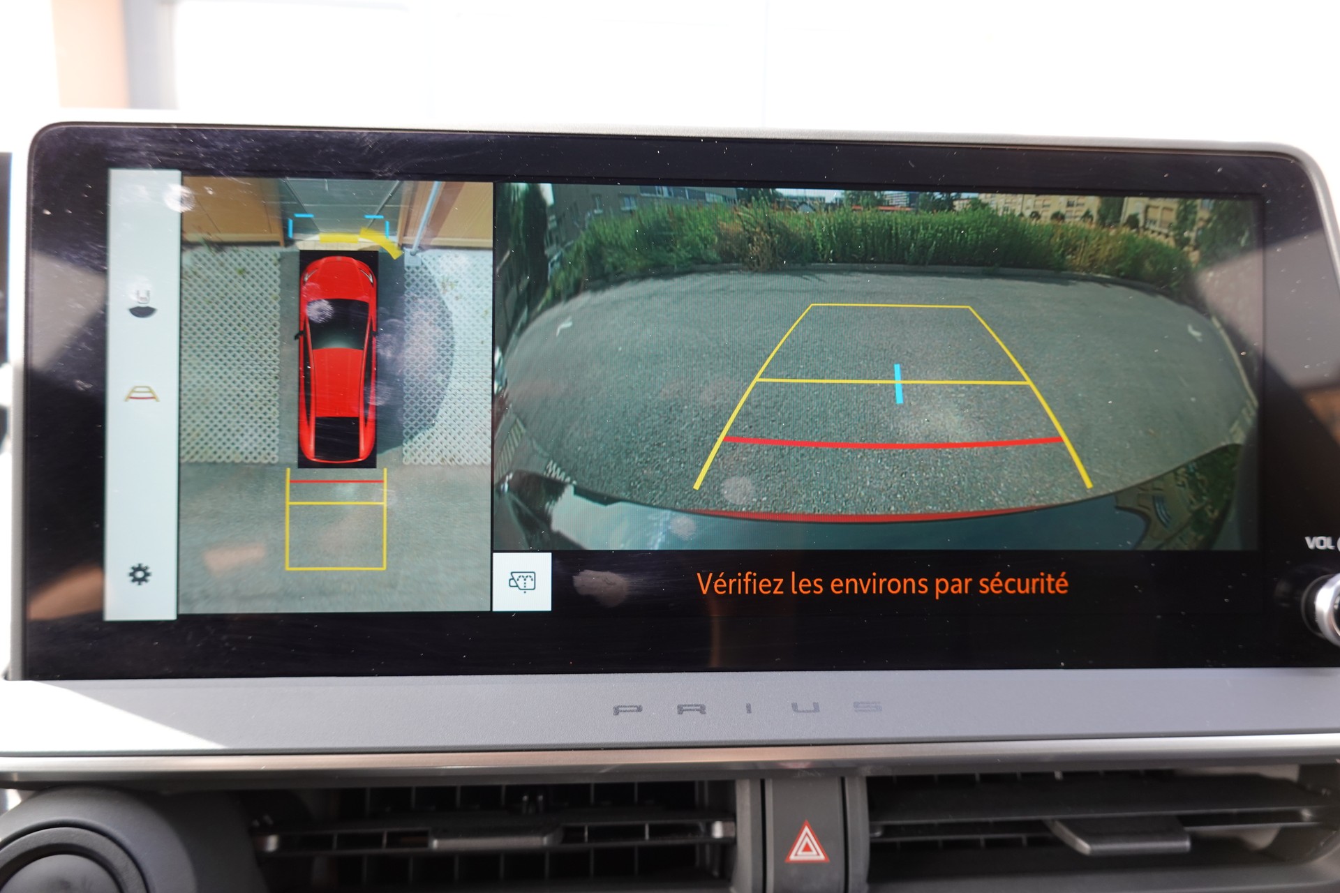 TOYOTA Prius 2,0 VVT-i Plug-in Hybrid Premium "* 2 Jeux de roues * Toit solaire * Caméra 360 * Sièges ventilés/chauffants *-image-19
