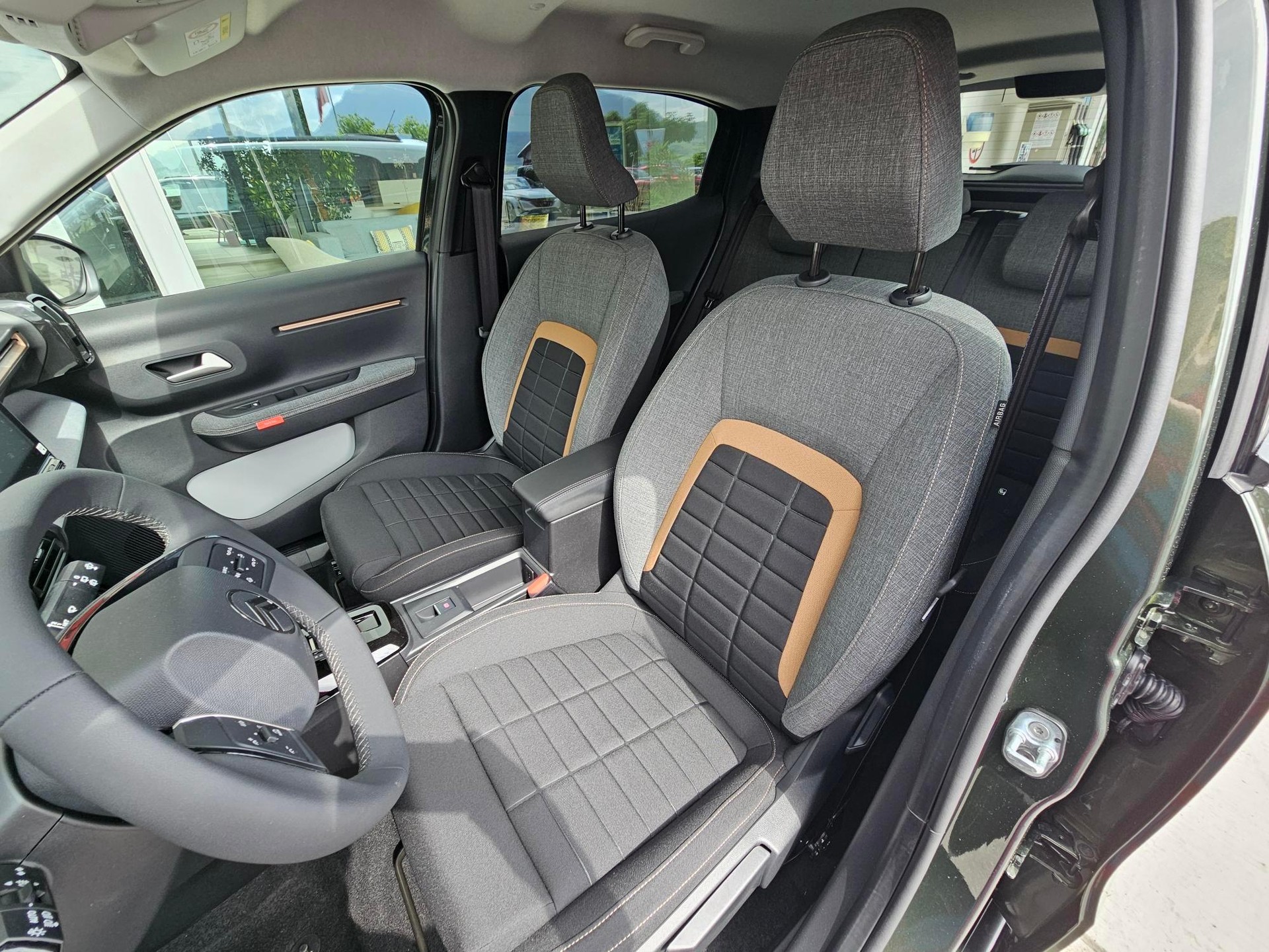 CITROEN C3 Aircross 1.2 Hybrid Plus-image-8