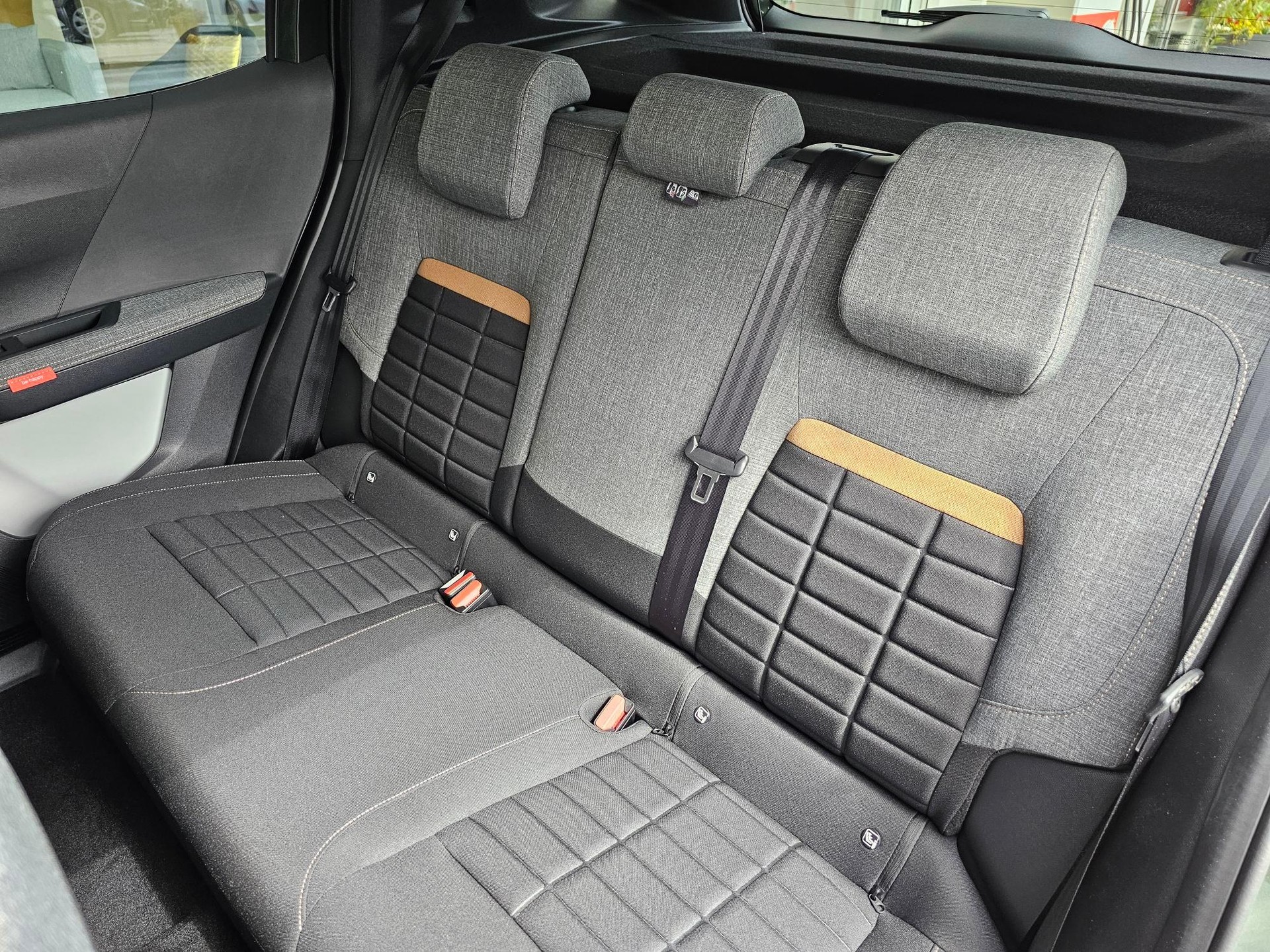 CITROEN C3 Aircross 1.2 Hybrid Plus-image-9