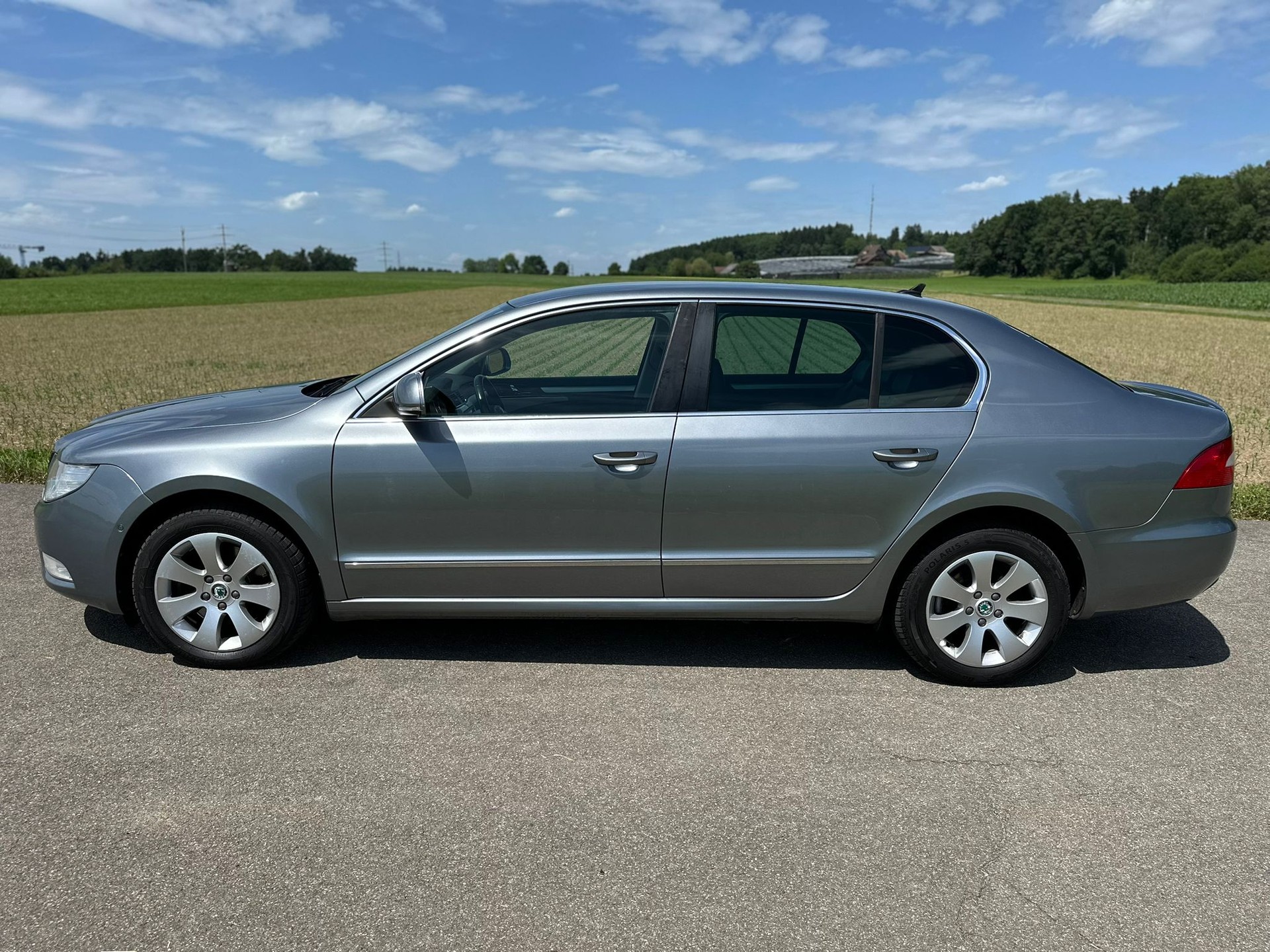 SKODA Superb 2.0 TSI Ambition DSG-image-8