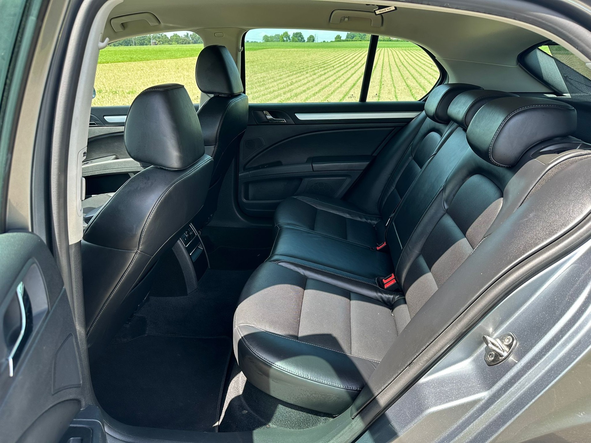 SKODA Superb 2.0 TSI Ambition DSG-image-11