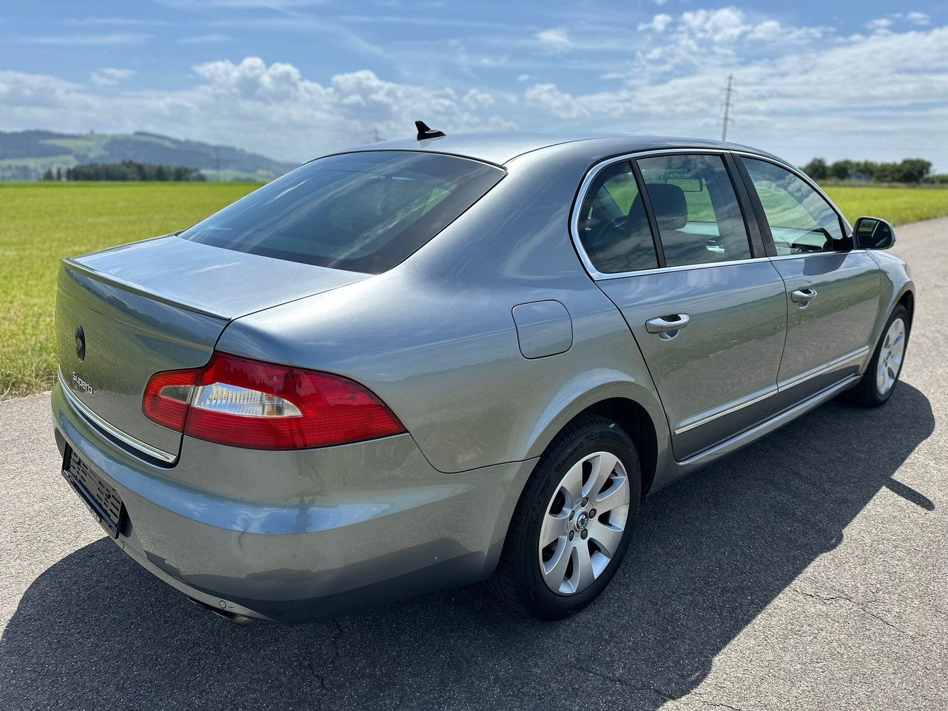 SKODA Superb 2.0 TSI Ambition DSG-image-5