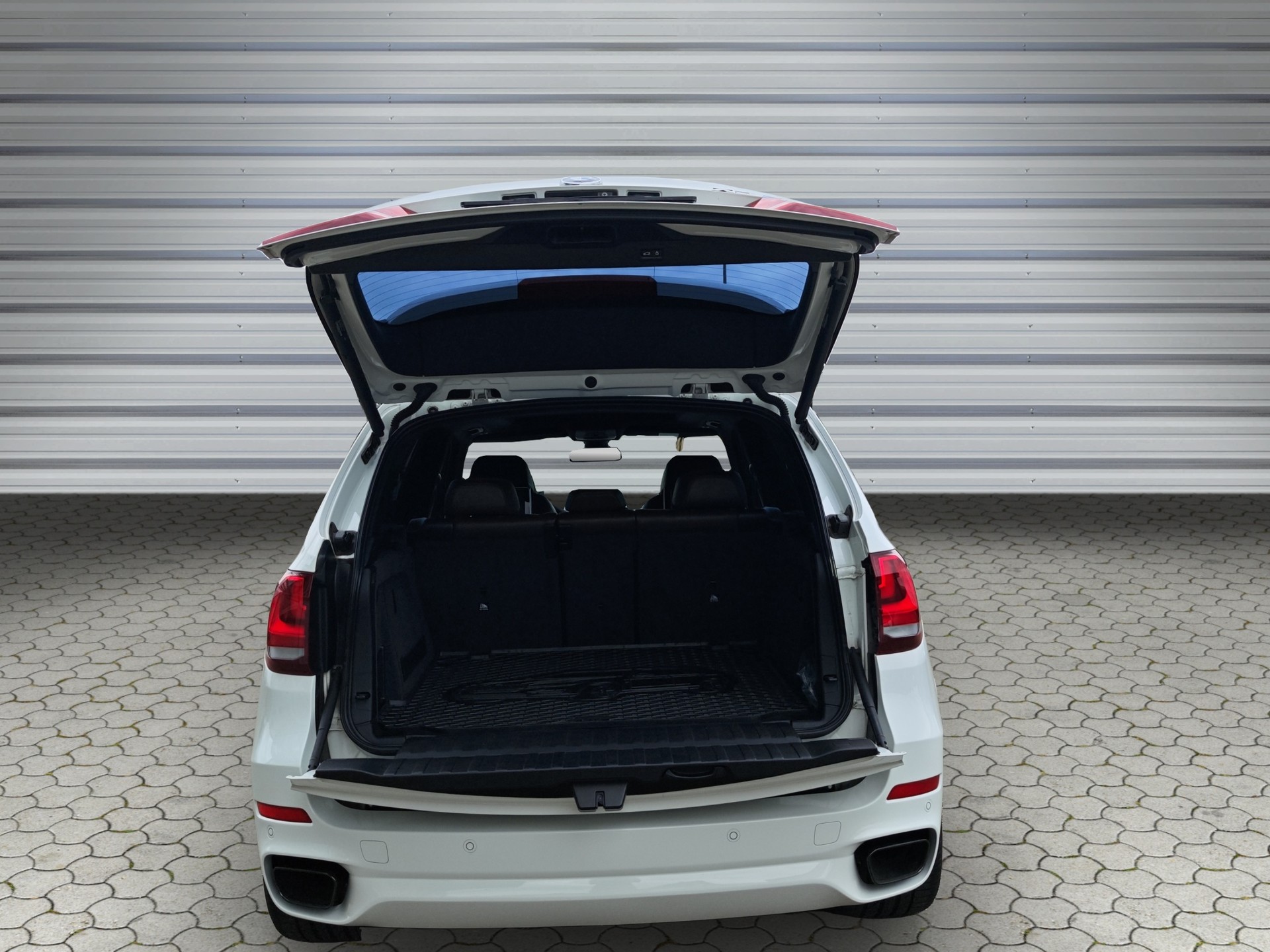 BMW X5 xDrive M50d Steptronic-image-13