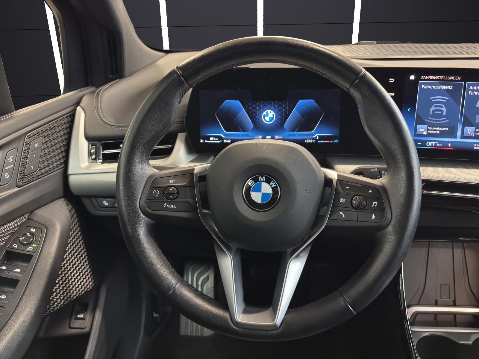BMW 218i Active Tourer-image-18