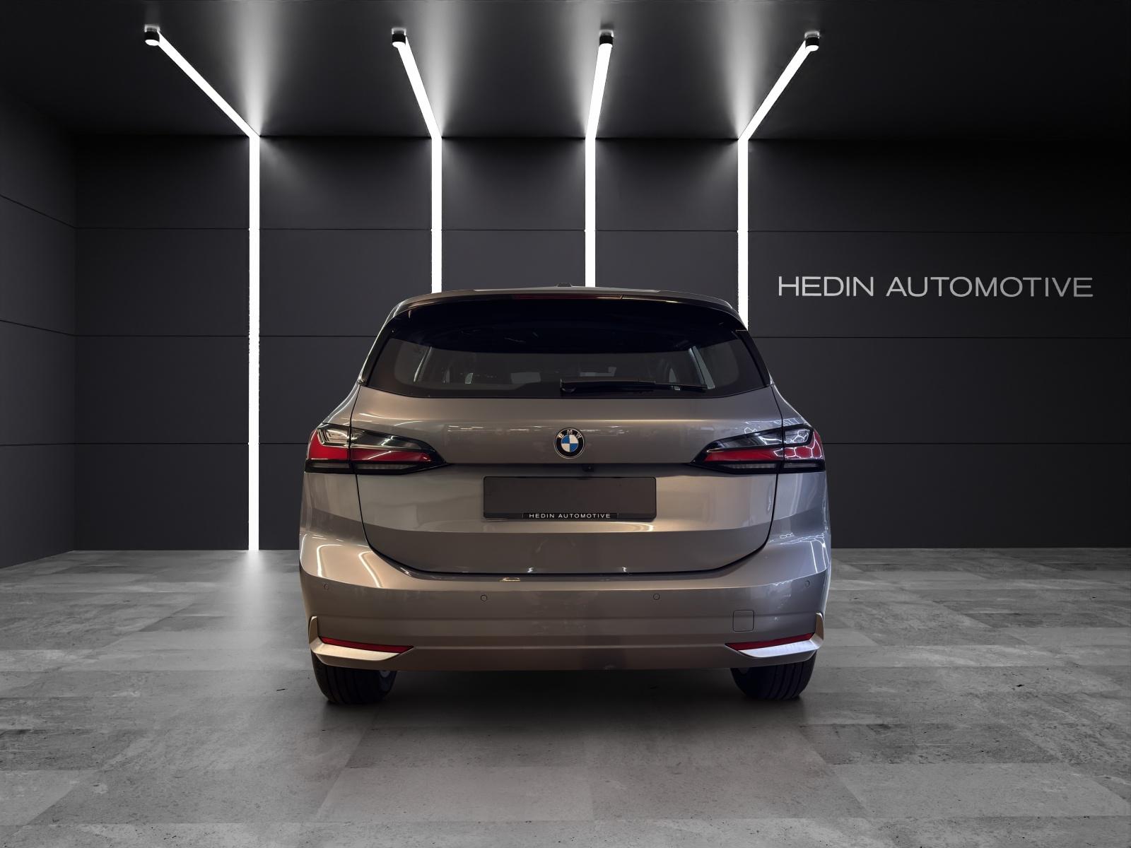 BMW 218i Active Tourer-image-3
