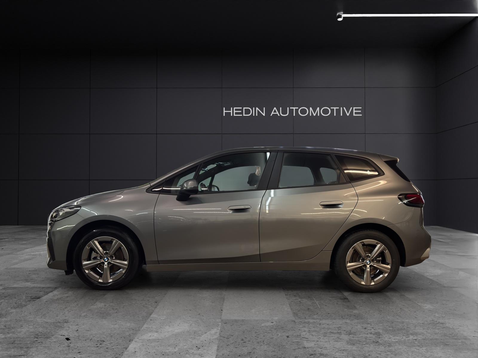 BMW 218i Active Tourer-image-1