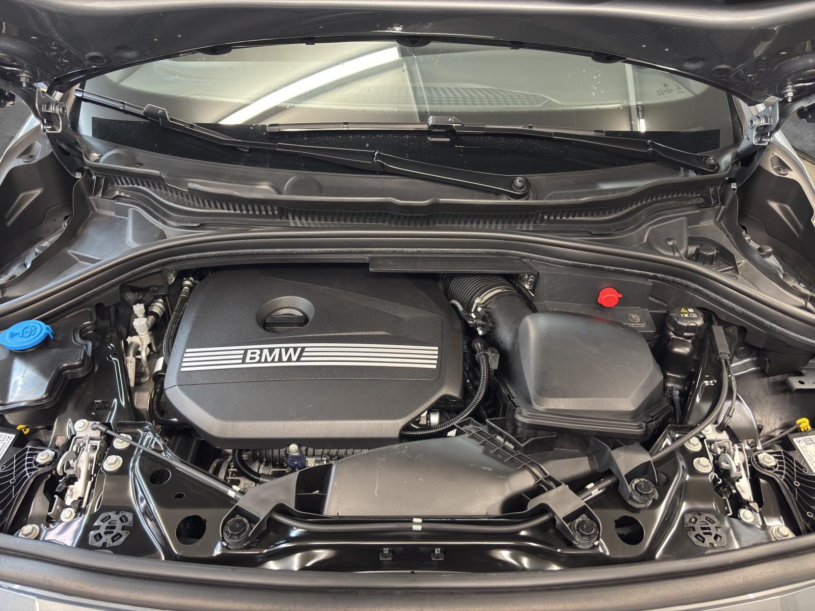 BMW 218i Active Tourer-image-22