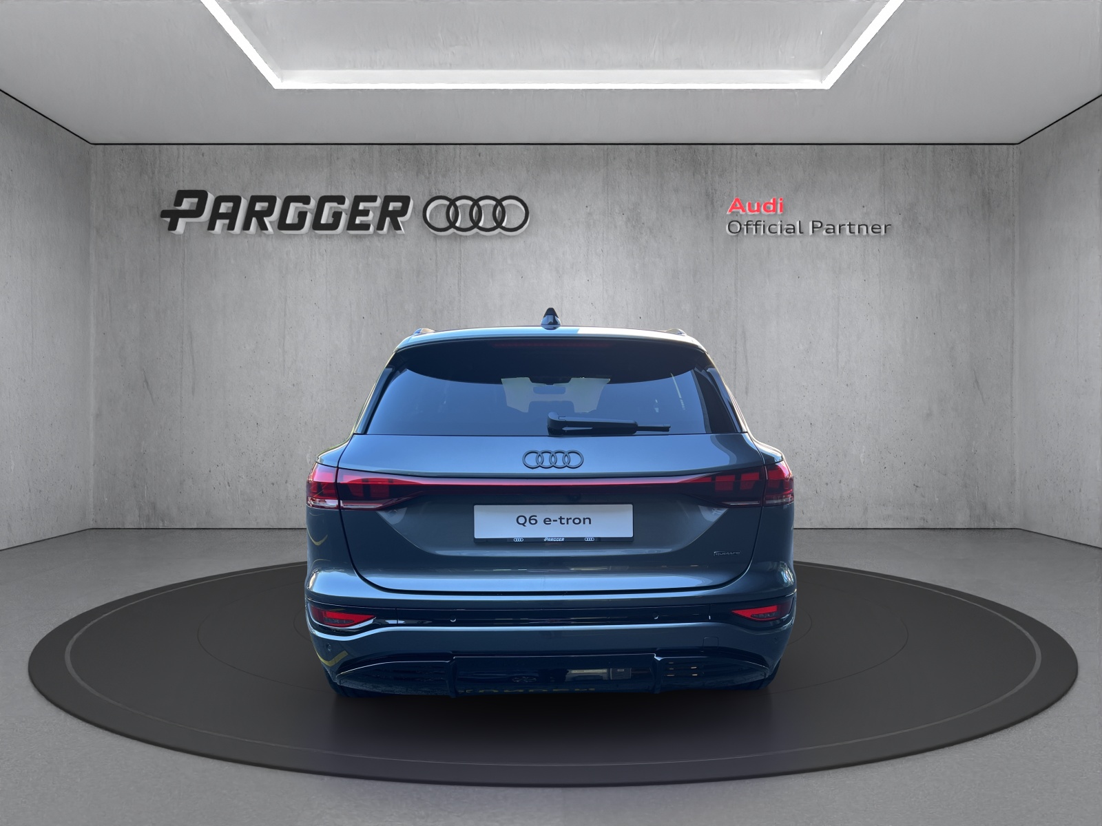 AUDI Q6 e-tron quattro-showroom-element-3